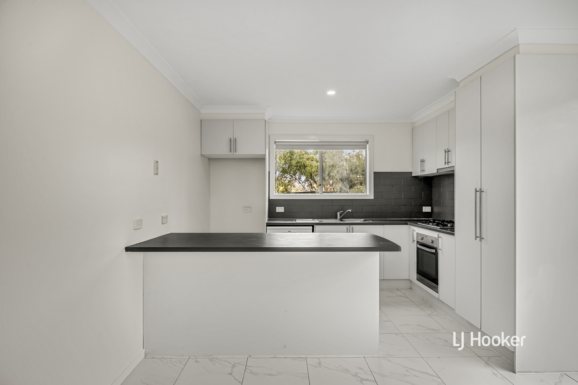 11 Grovedale Way — photo 6 of 13