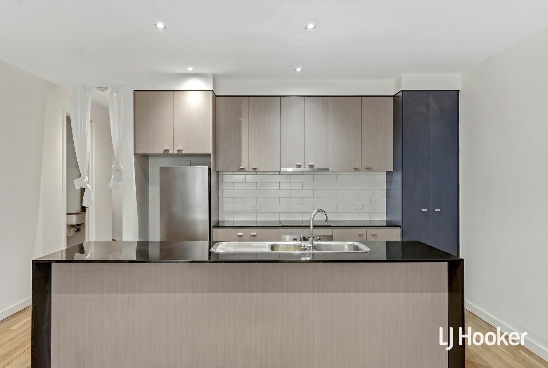 3/1 Johnston Street — photo 5 of 23