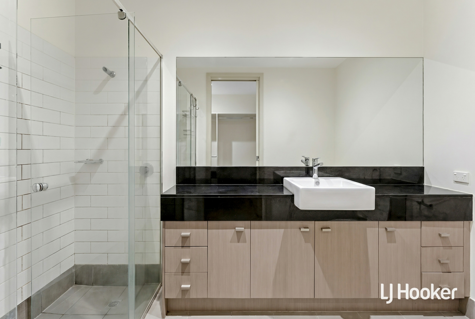 3/1 Johnston Street — photo 13 of 23