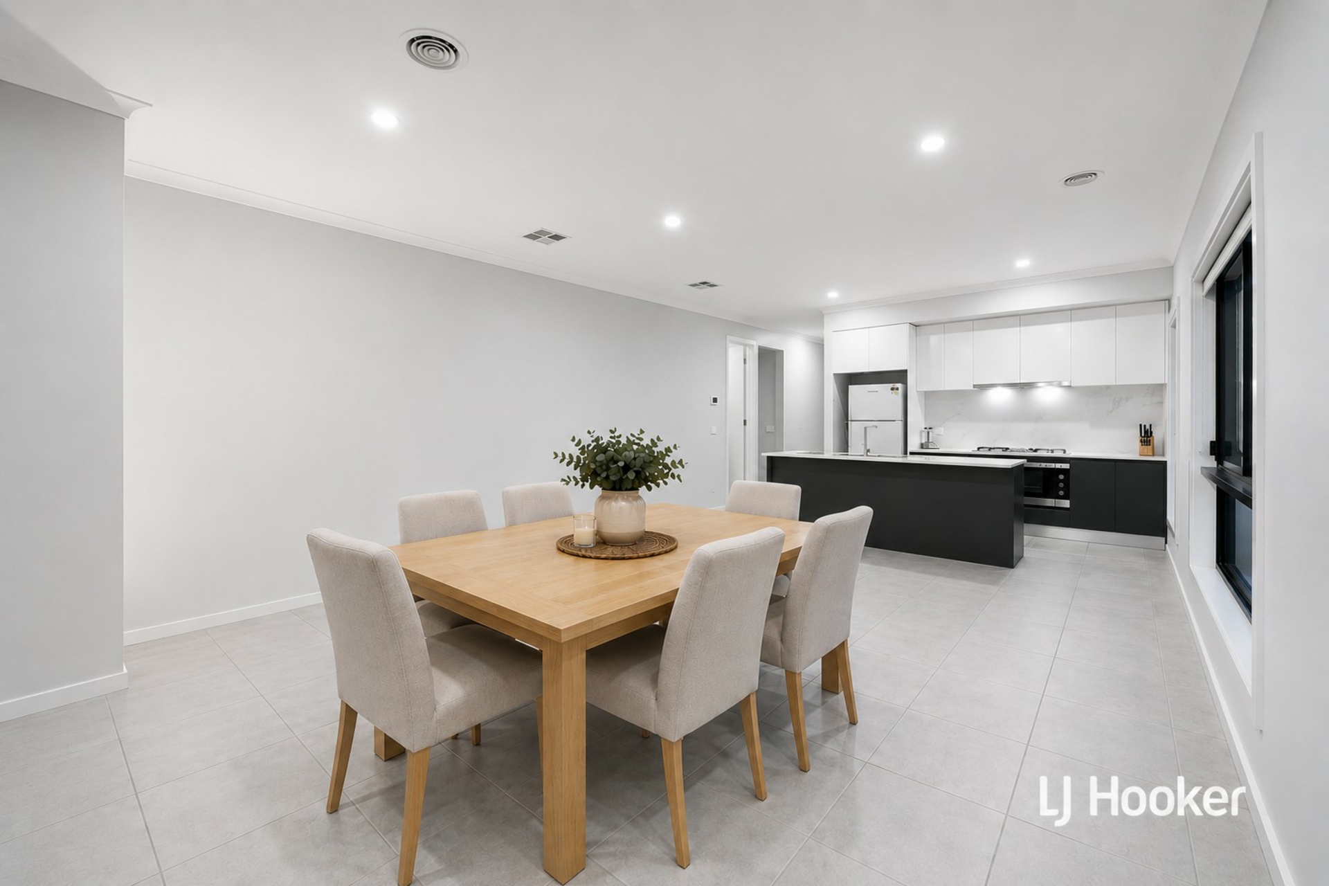 2 Irvine Avenue — photo 6 of 12