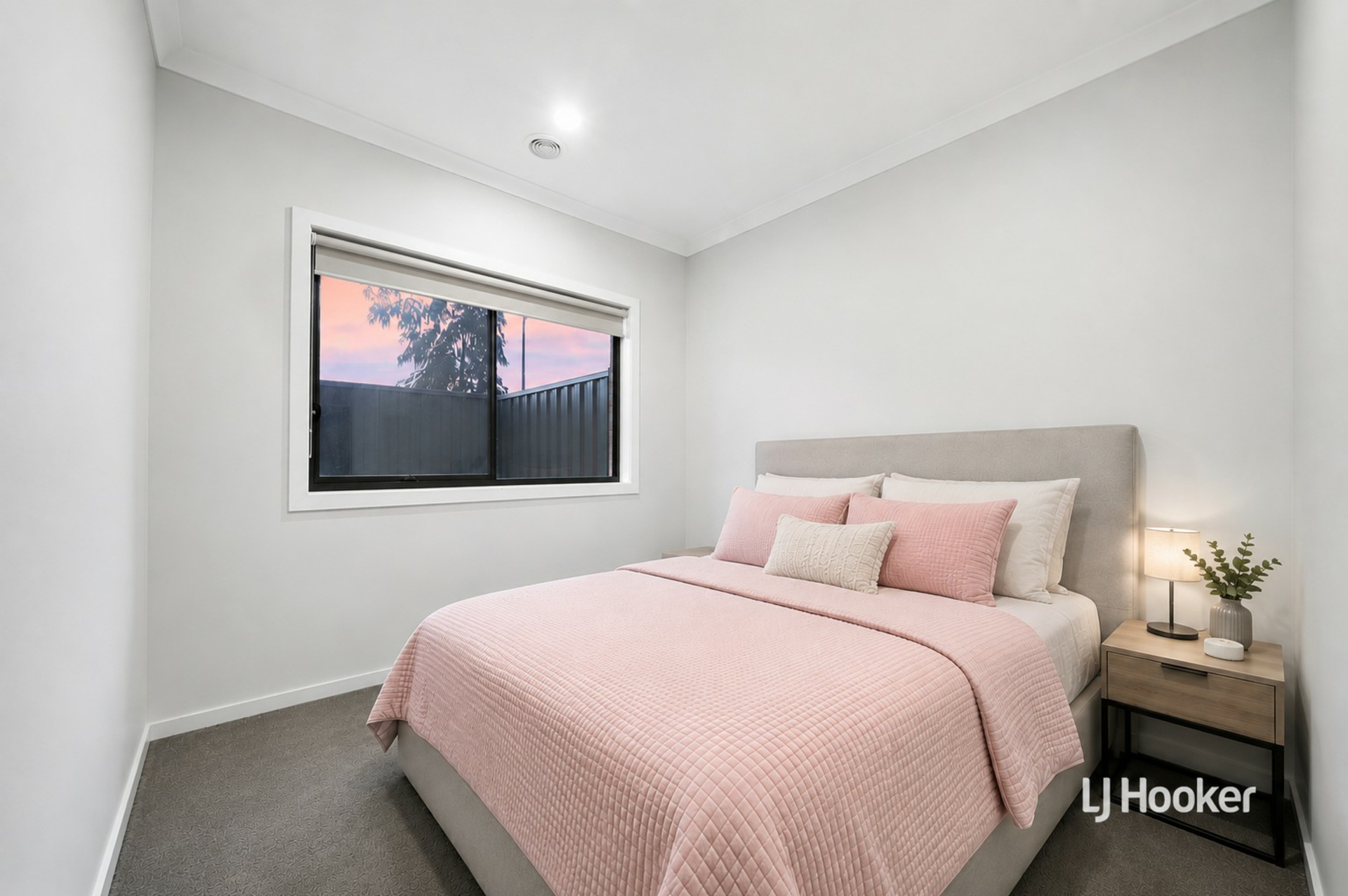 2 Irvine Avenue — photo 10 of 12