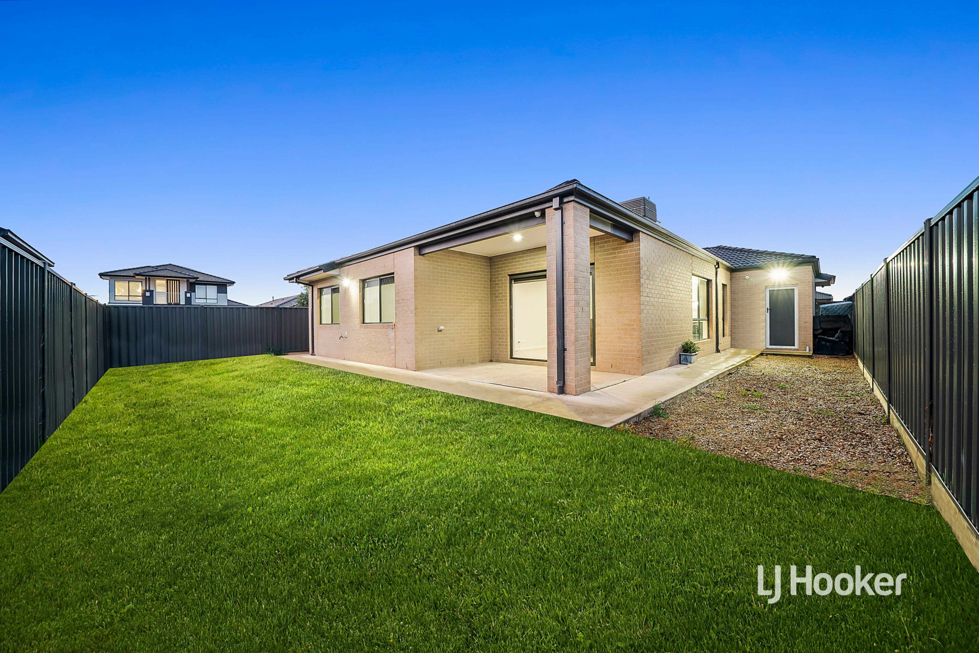 2 Irvine Avenue — photo 12 of 12