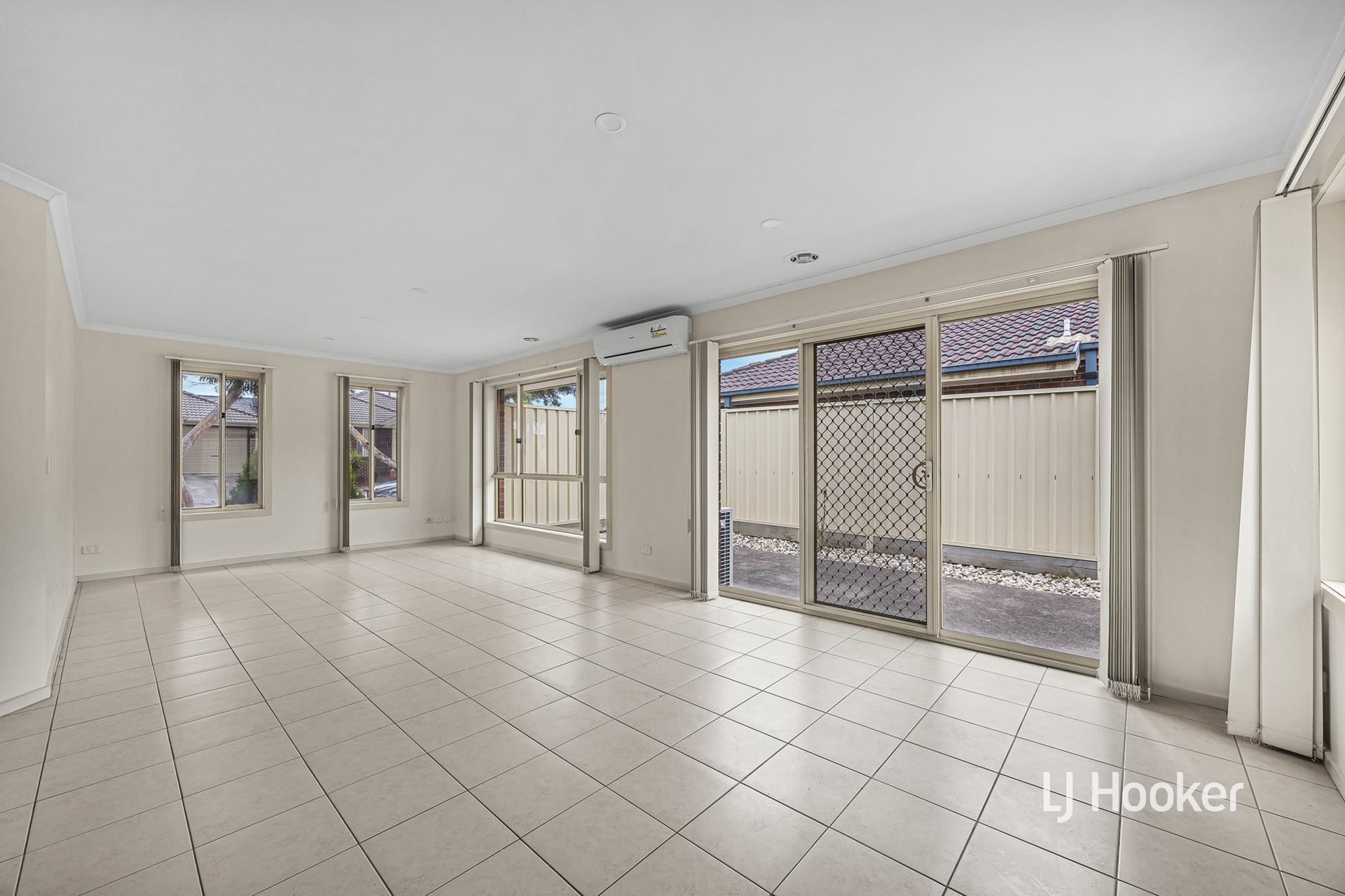 1/2 Cooper Street — photo 2 of 11