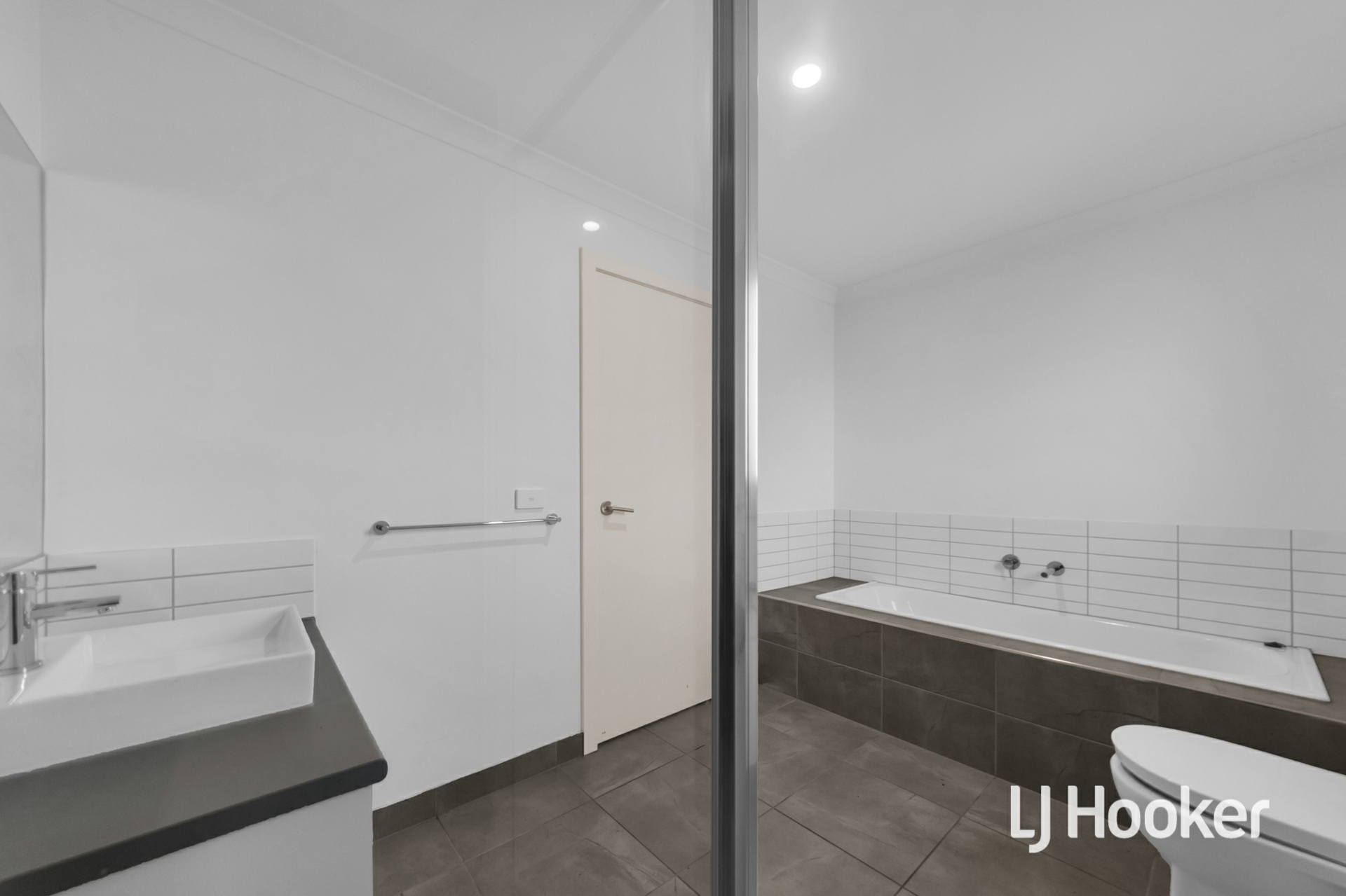 1 Dominic Road — photo 14 of 17