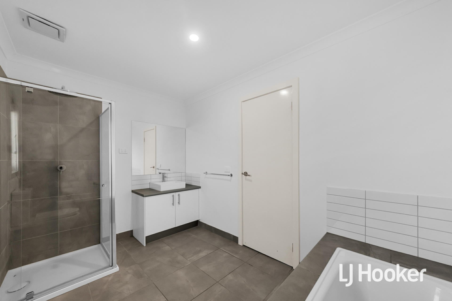 1 Dominic Road — photo 15 of 17