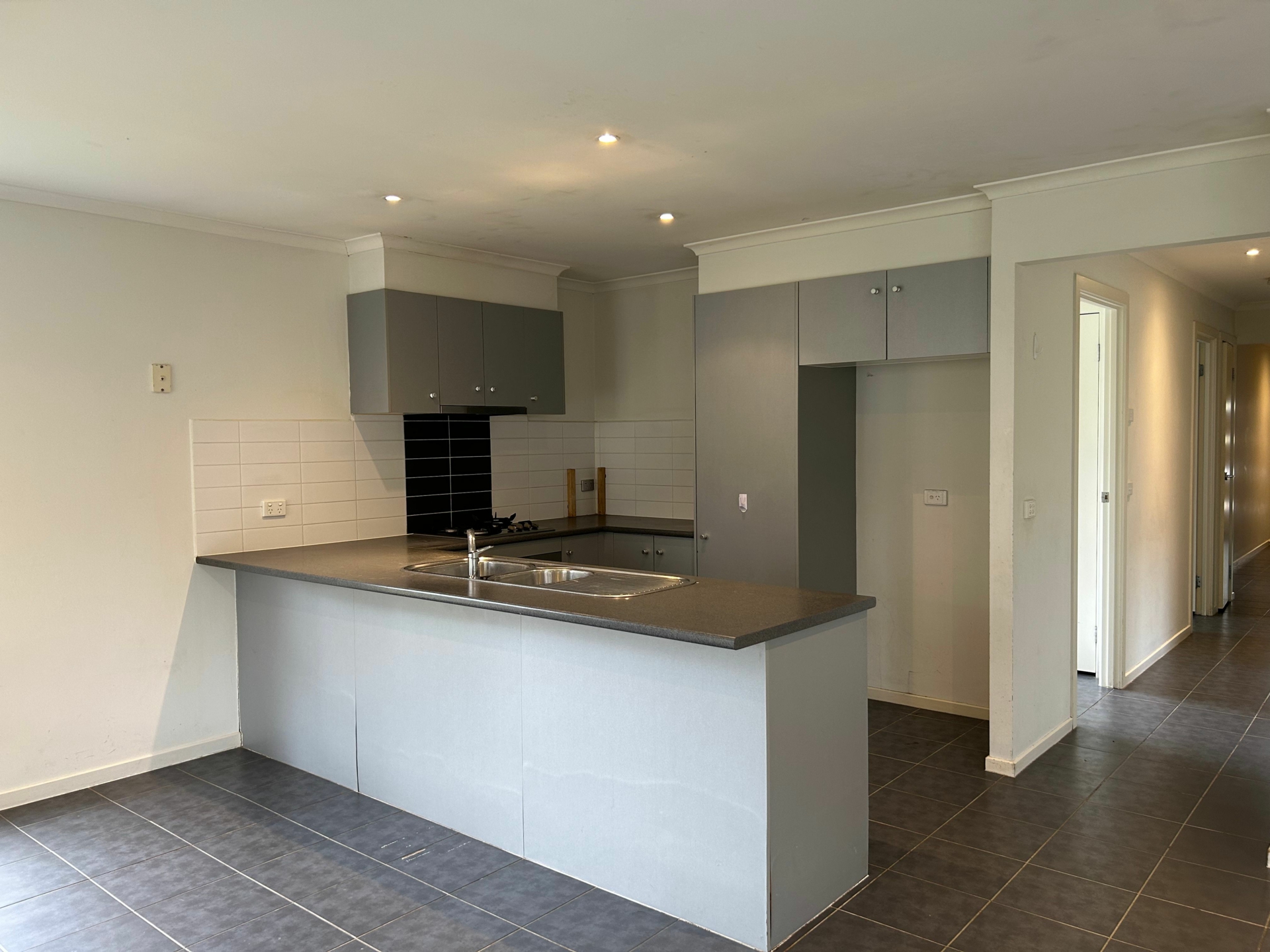 445 Morris Road — photo 4 of 15
