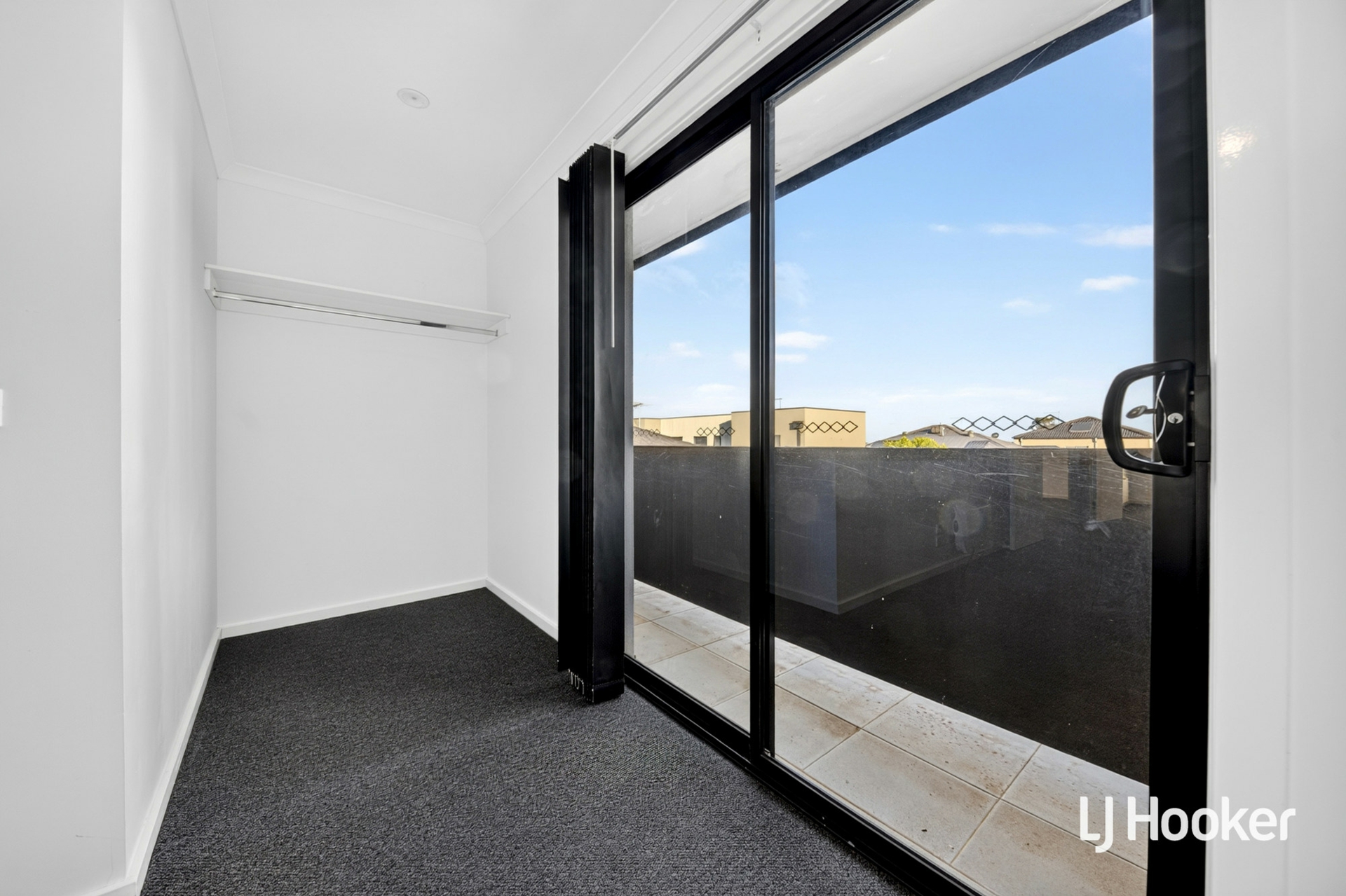 2/16 Chevron Street — photo 7 of 12