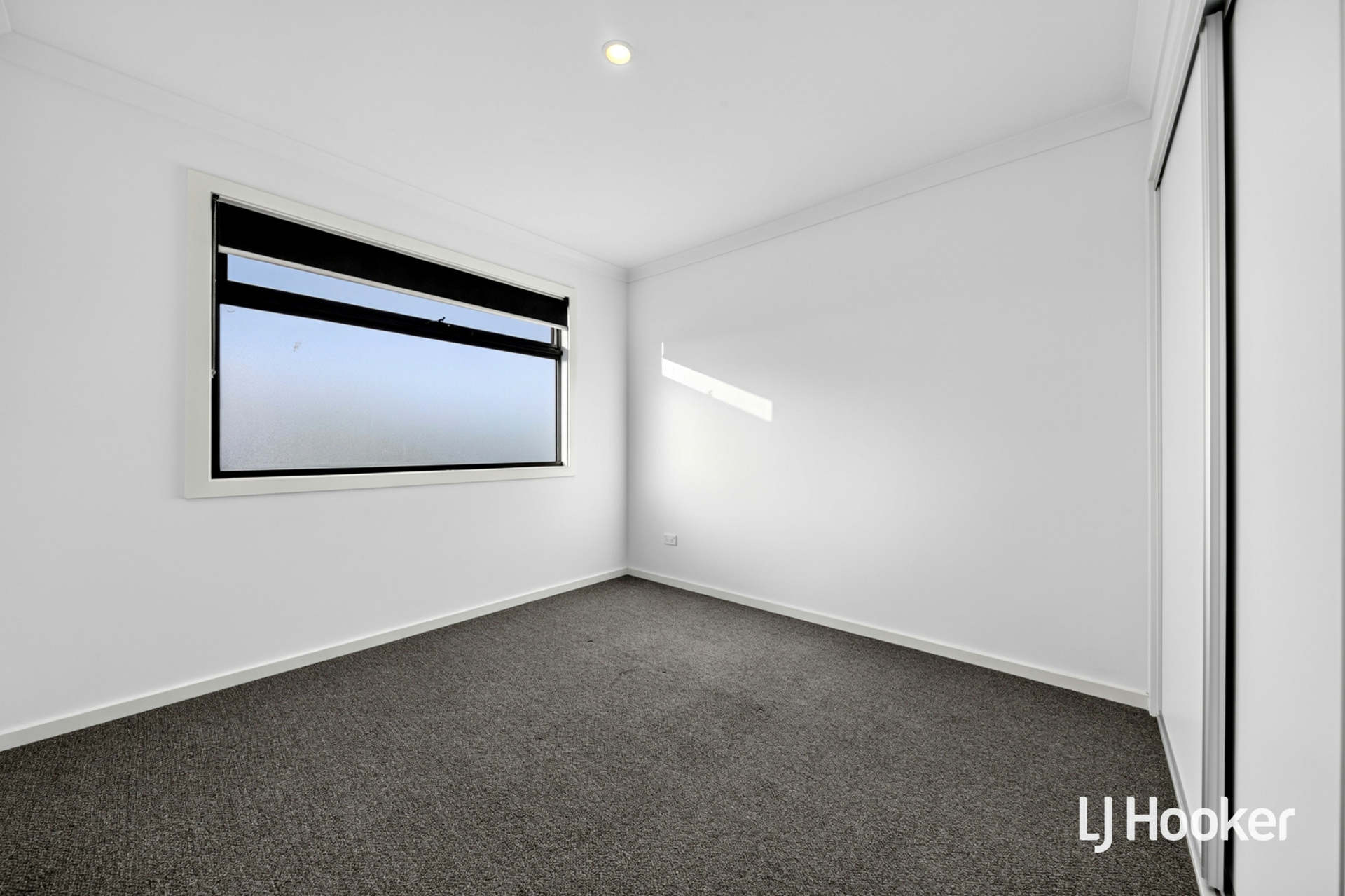 2/16 Chevron Street — photo 10 of 12