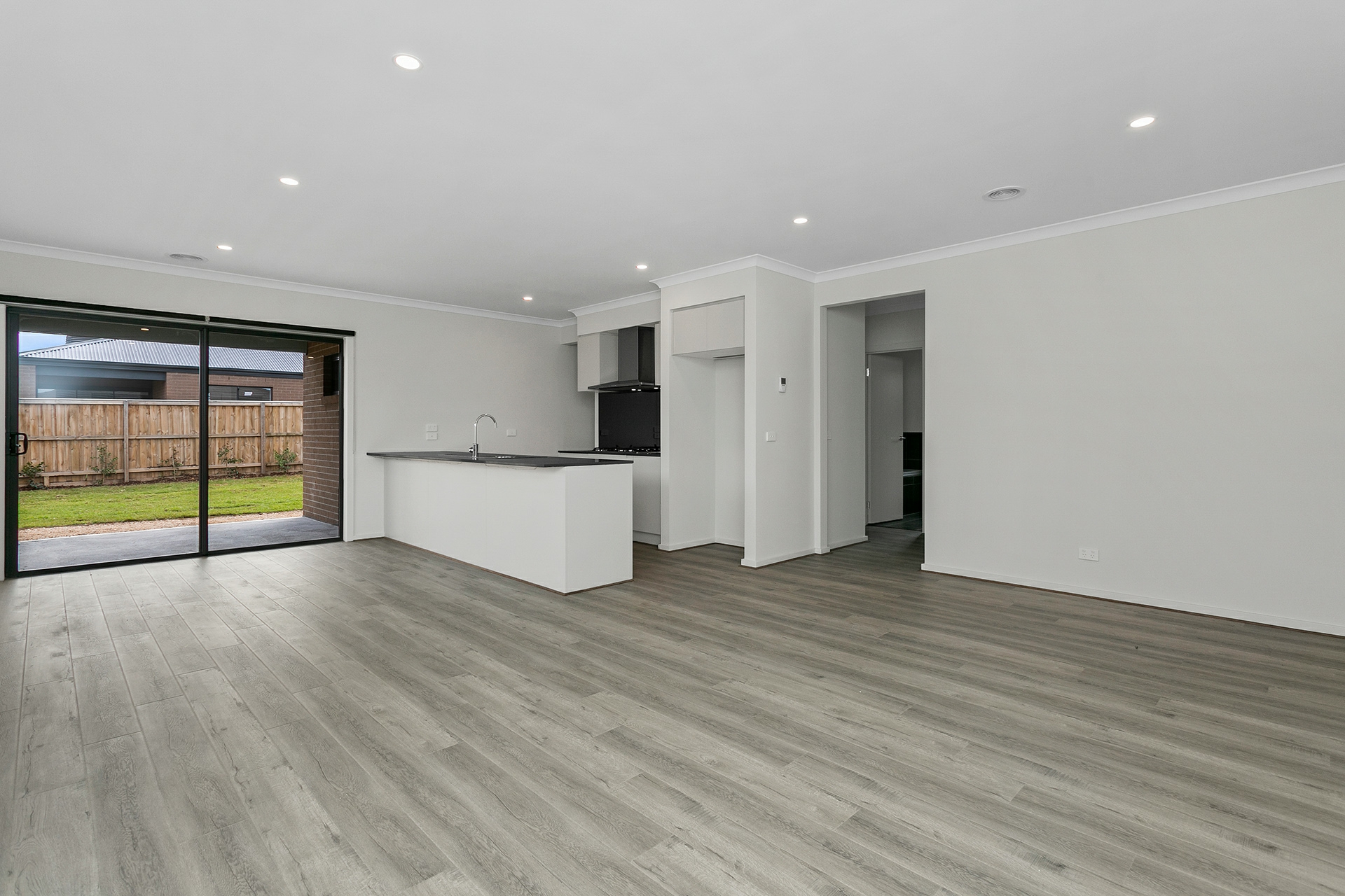 11 Bainbridge Road — photo 3 of 8
