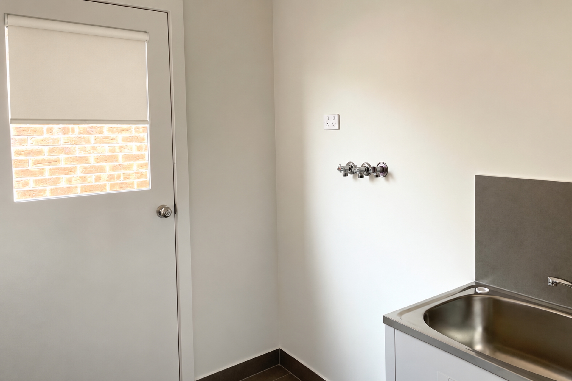 23 Innage Avenue — photo 6 of 7