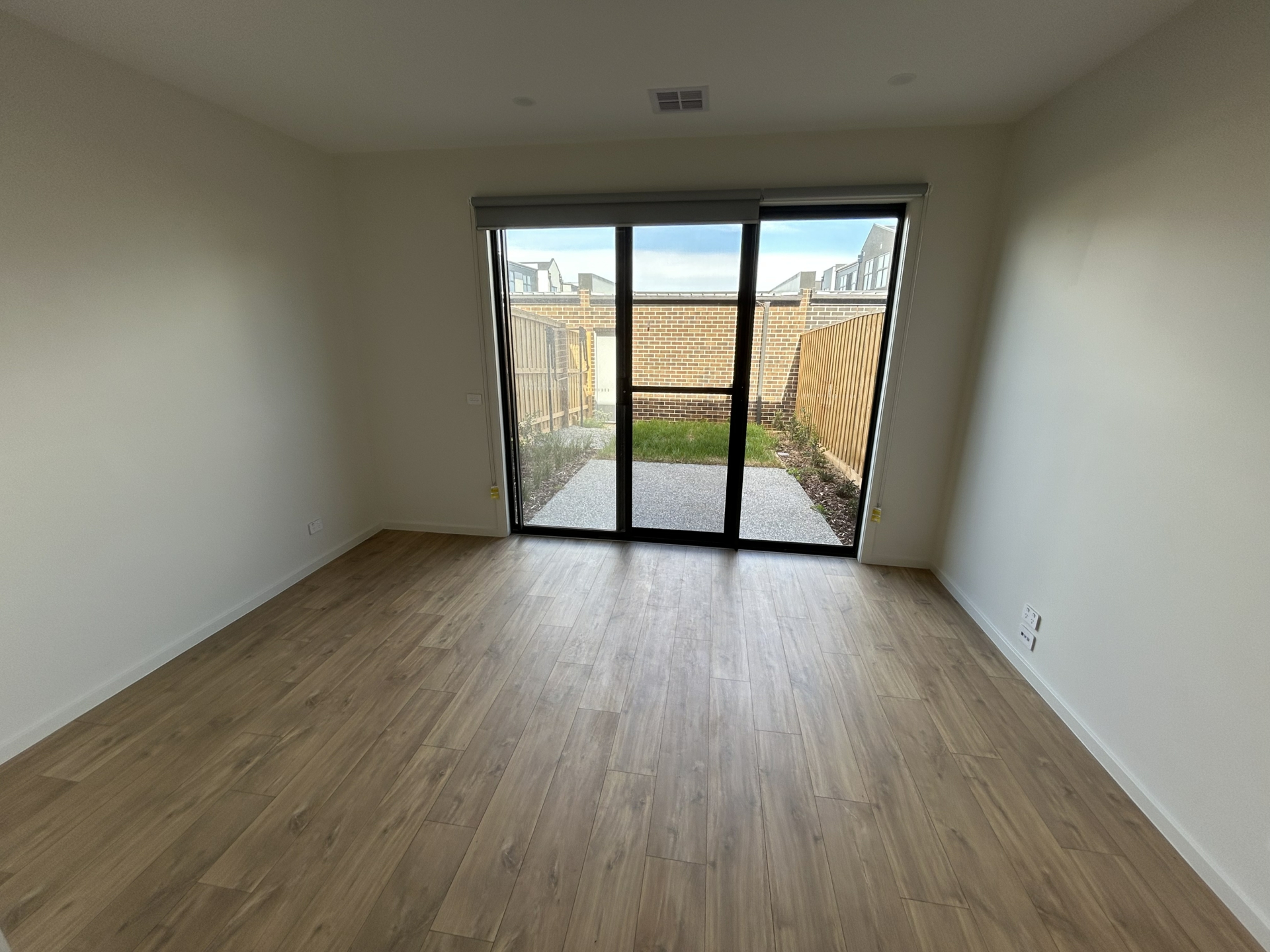 56 Elmhurst Avenue — photo 4 of 12