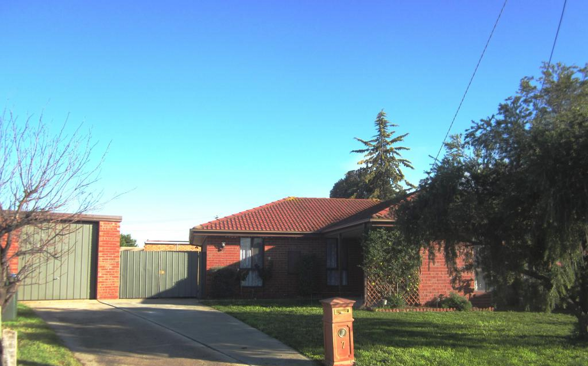 7 Heather Court — photo from LJ Hooker Point Cook
