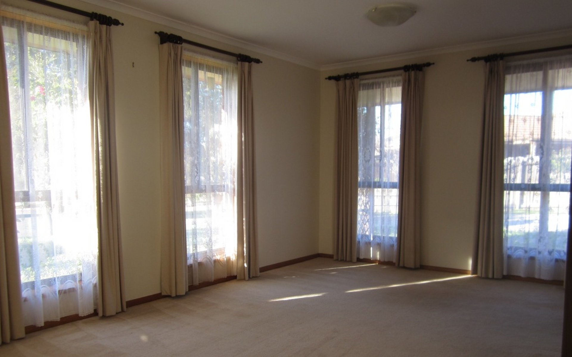 7 Heather Court — photo 2 of 9