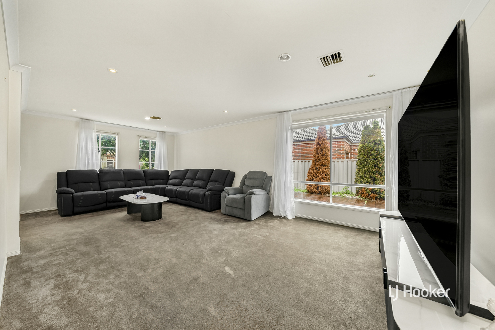 11 Finsbury Close — photo 4 of 22