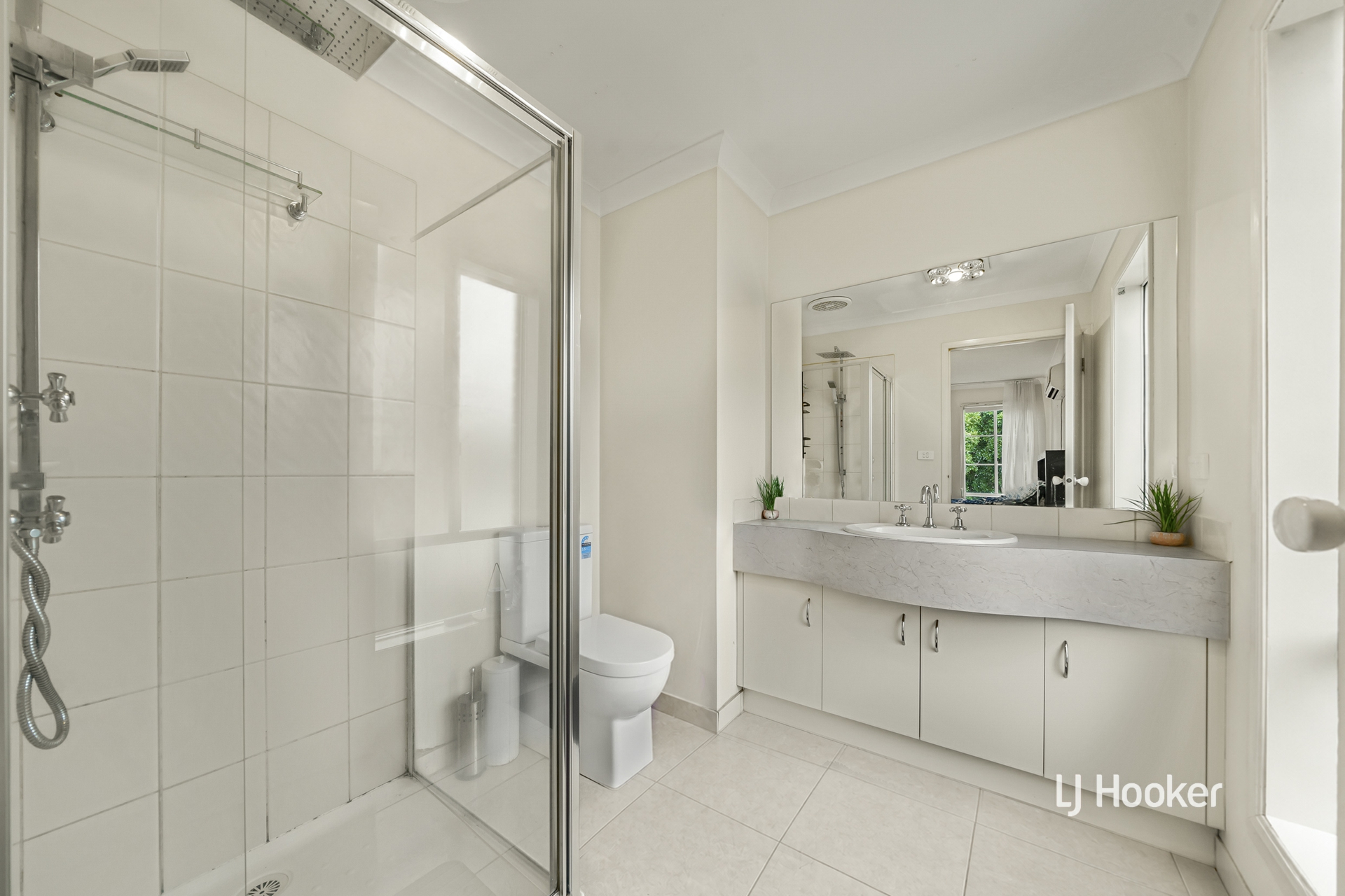 11 Finsbury Close — photo 16 of 22