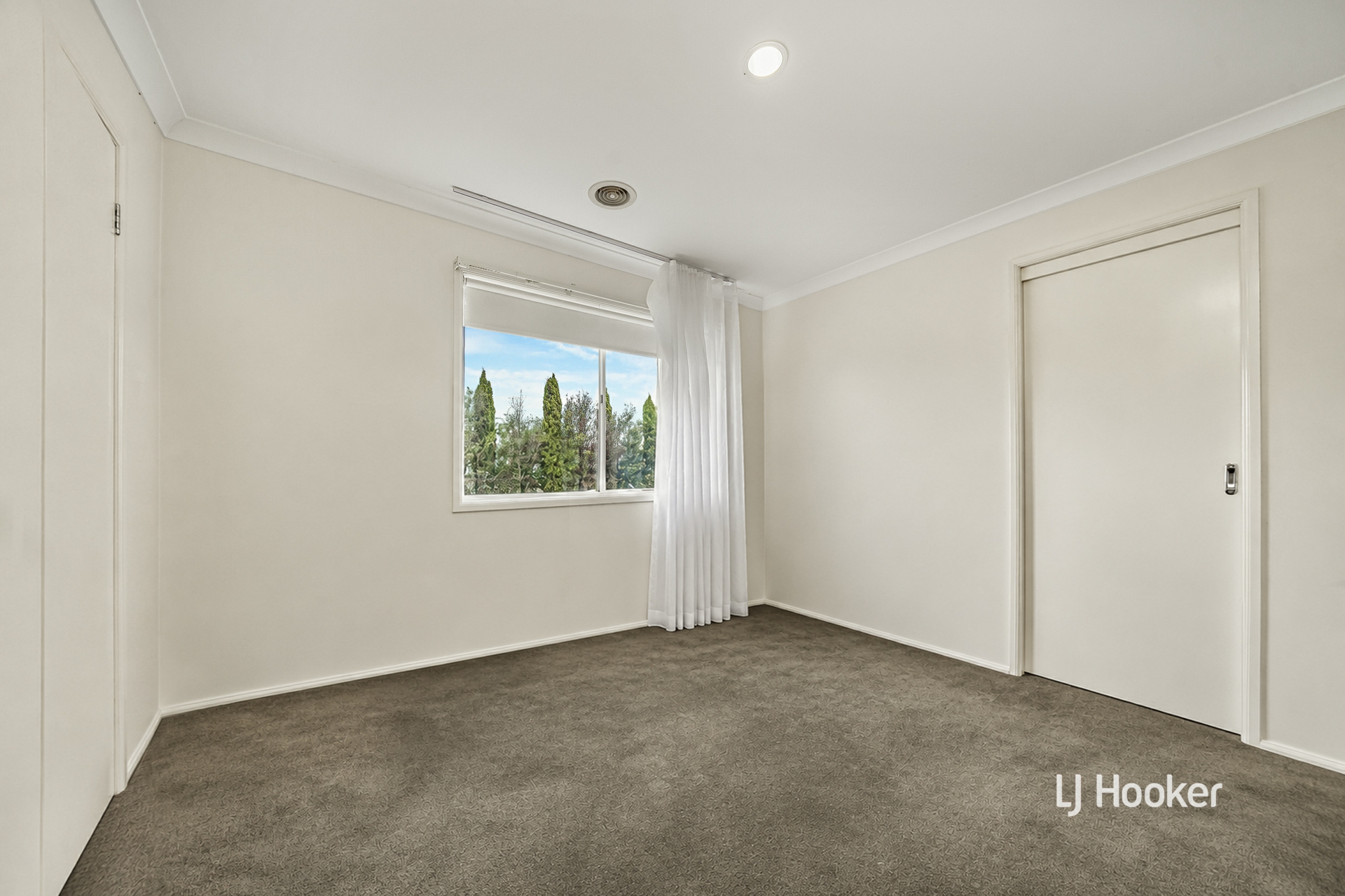 11 Finsbury Close — photo 19 of 22