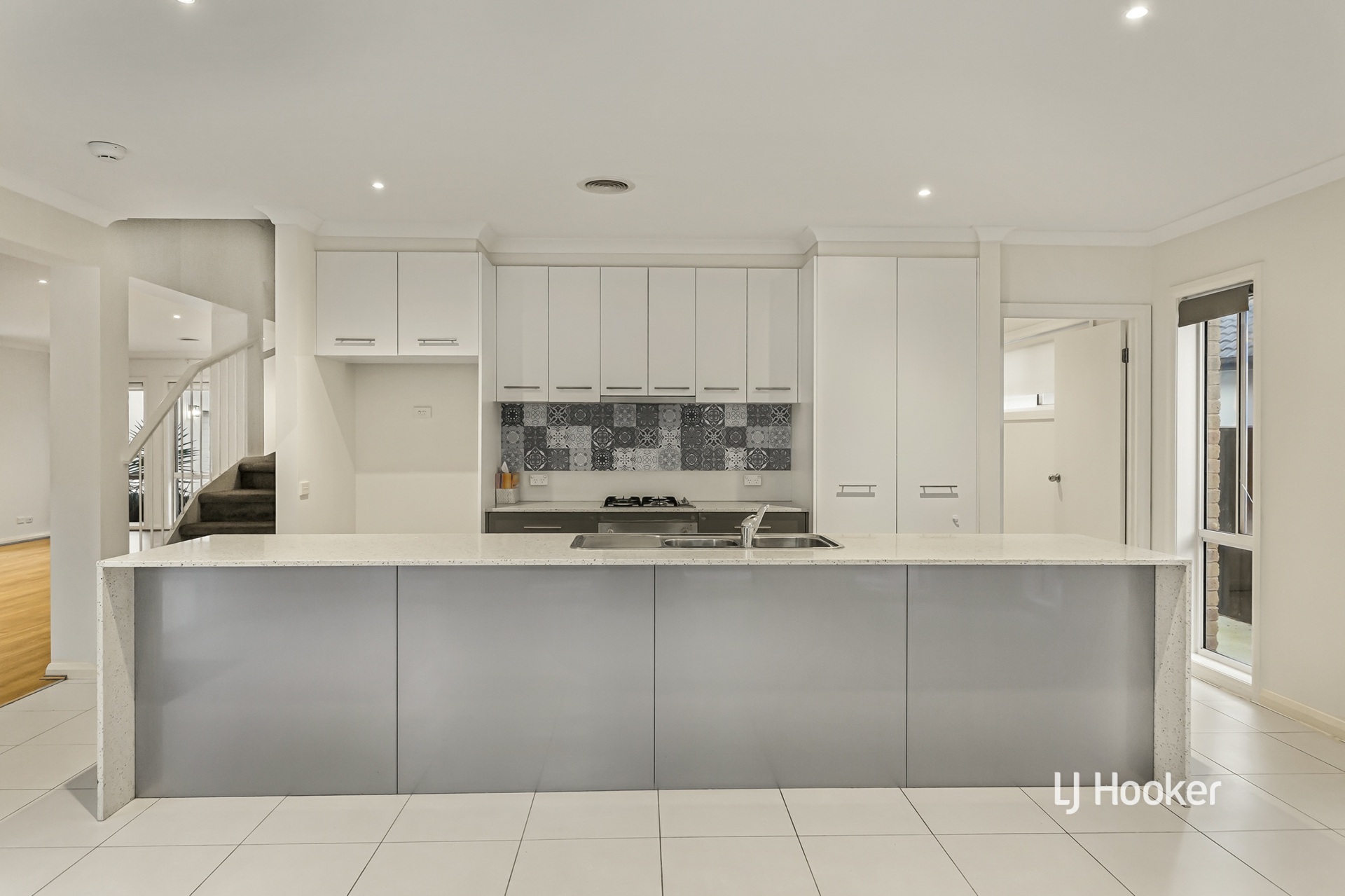 74 Vaucluse Boulevard — photo 2 of 19