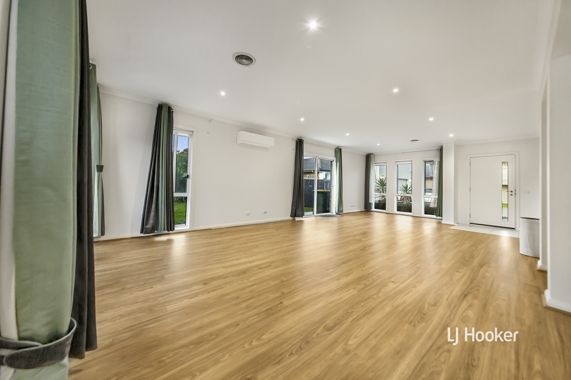 74 Vaucluse Boulevard — photo 3 of 19