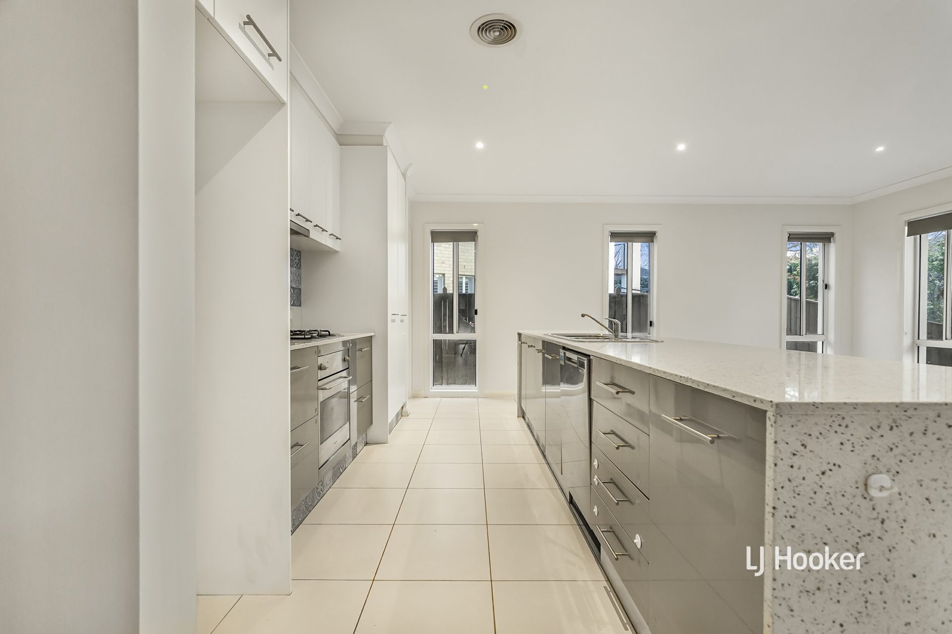 74 Vaucluse Boulevard — photo 6 of 19