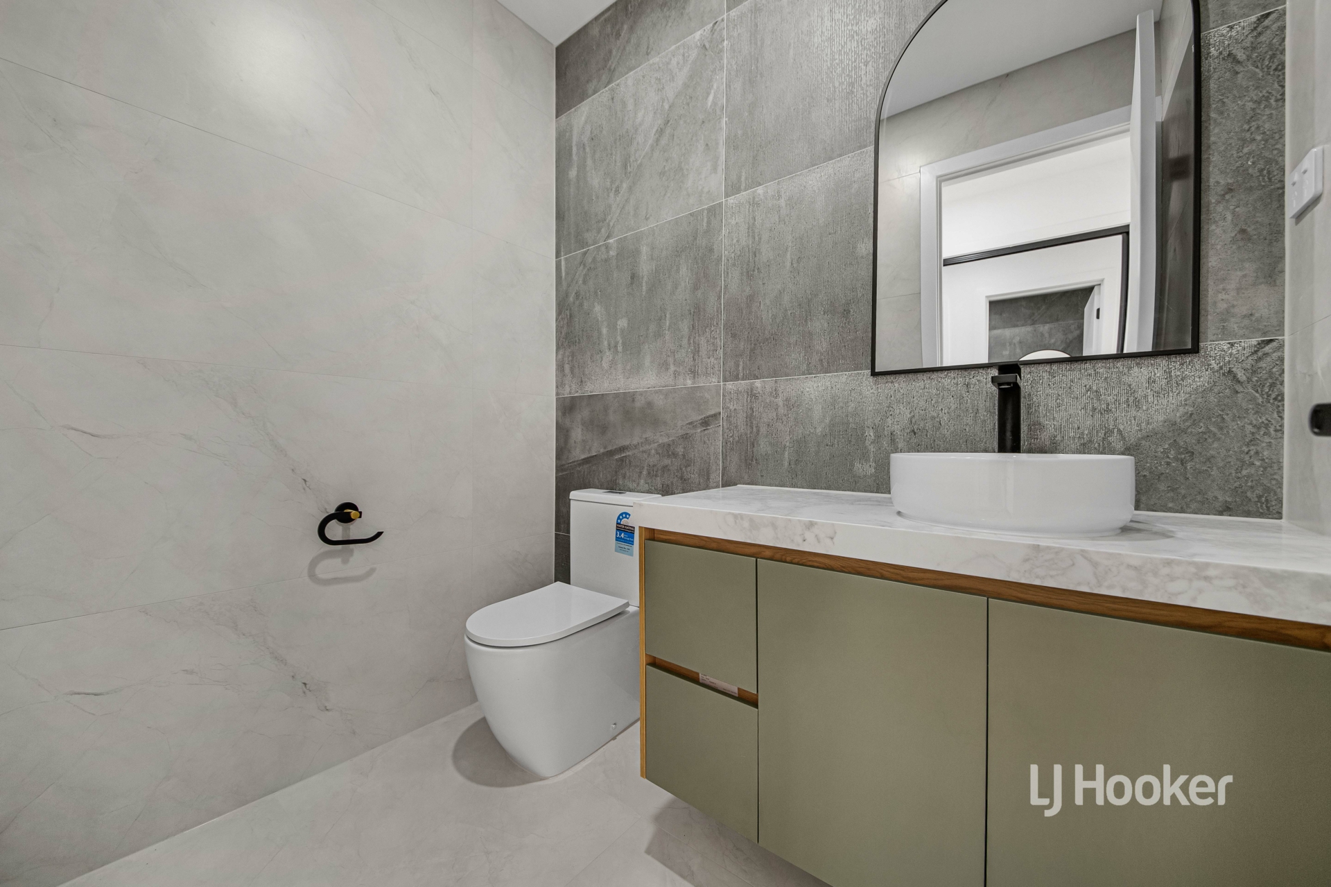 27 Rosedale Circuit — photo 10 of 21