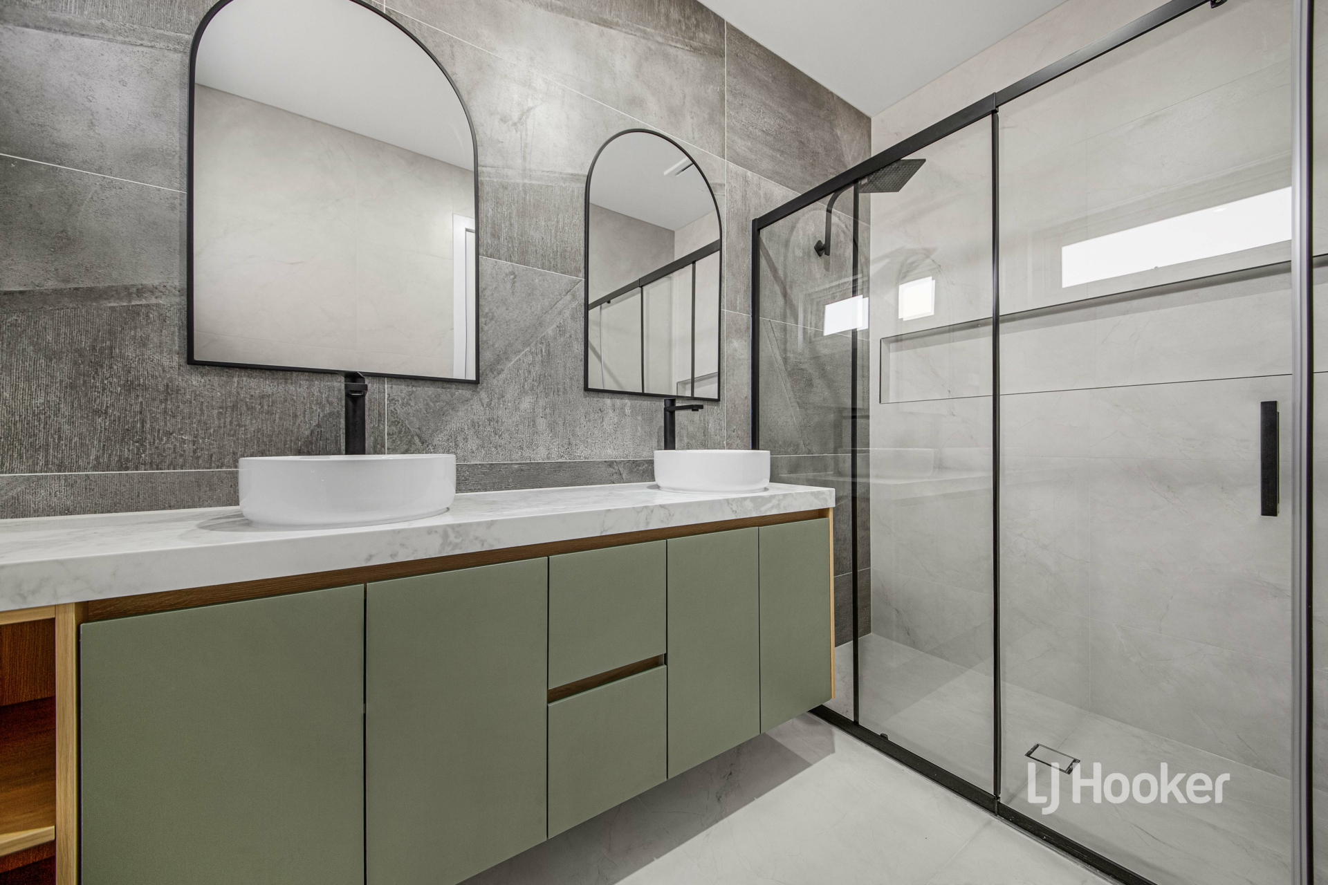 27 Rosedale Circuit — photo 12 of 21