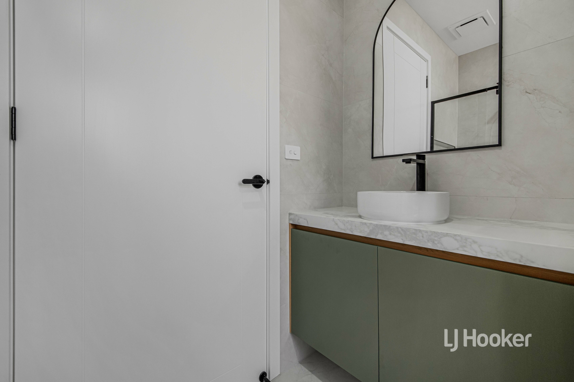 27 Rosedale Circuit — photo 16 of 21
