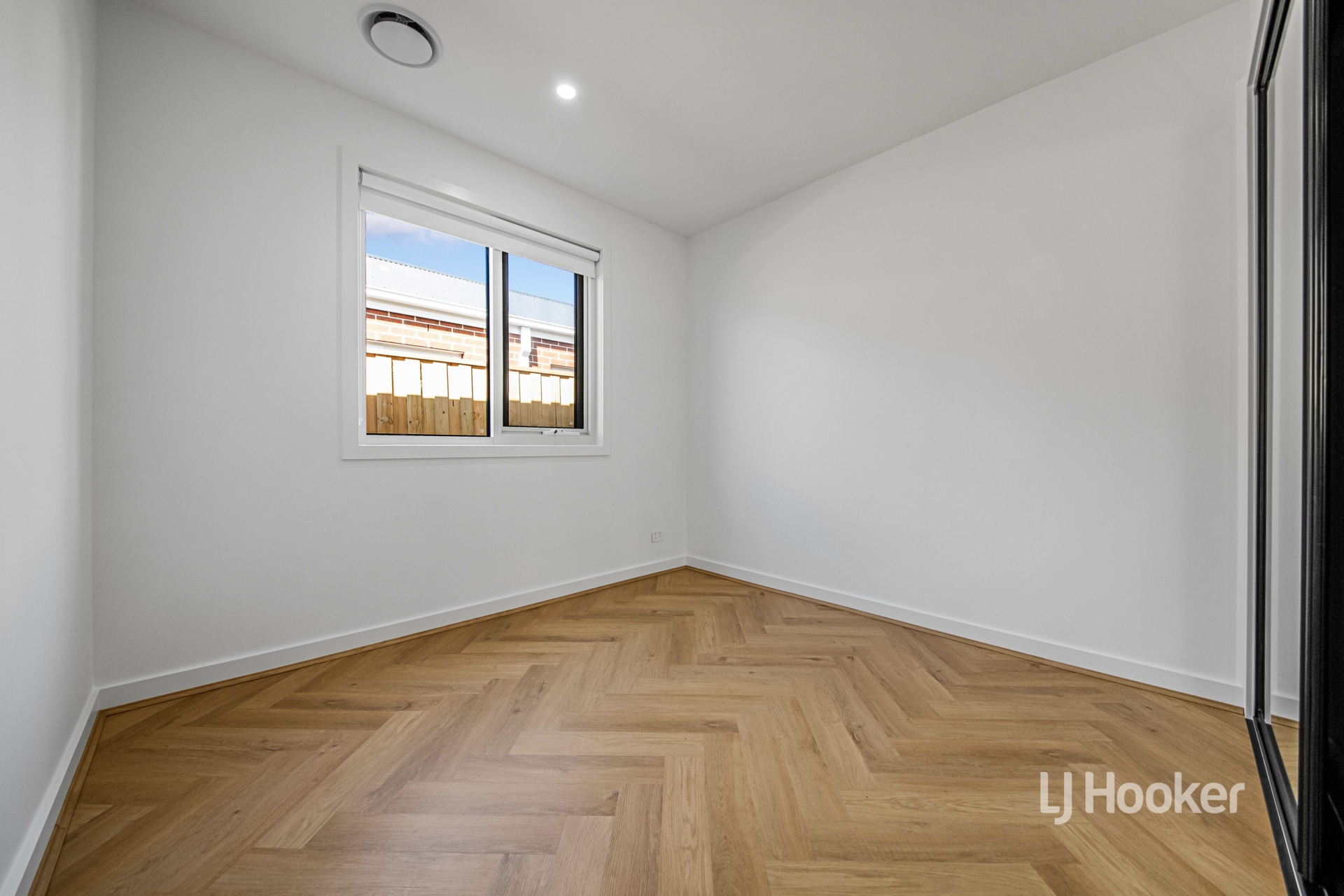 27 Rosedale Circuit — photo 17 of 21