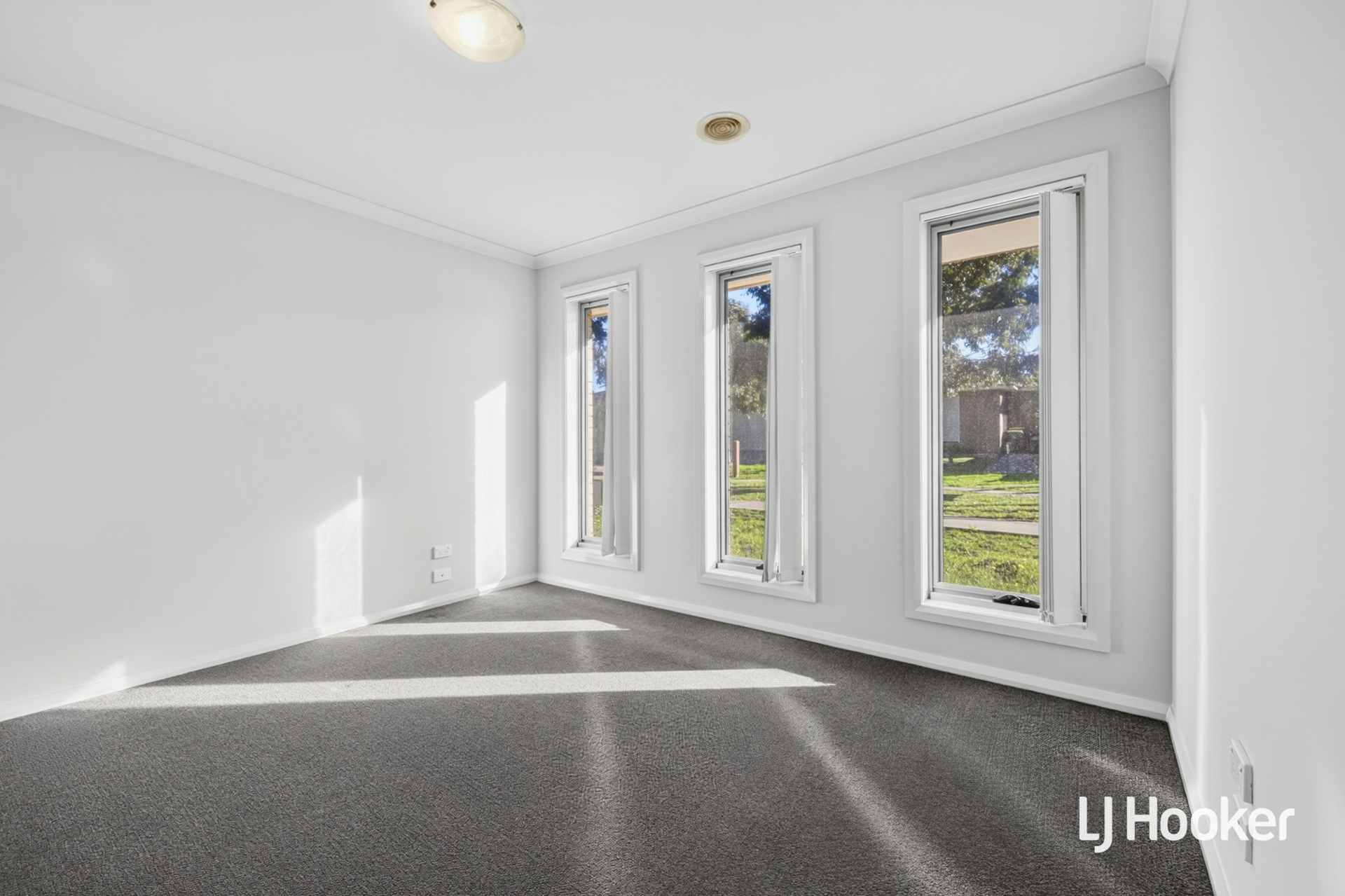 7 Nassella Close — photo 2 of 13