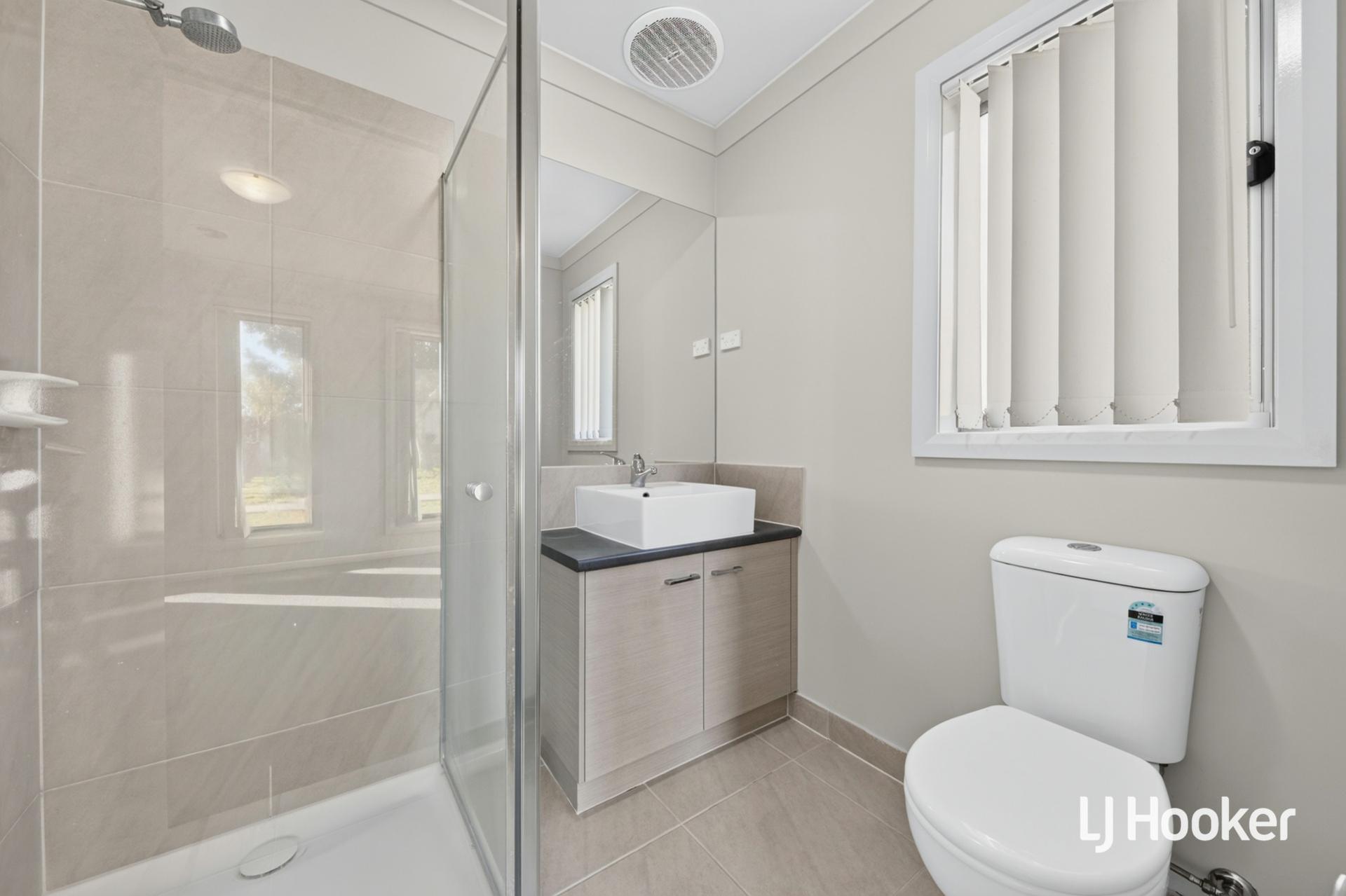 7 Nassella Close — photo 3 of 13