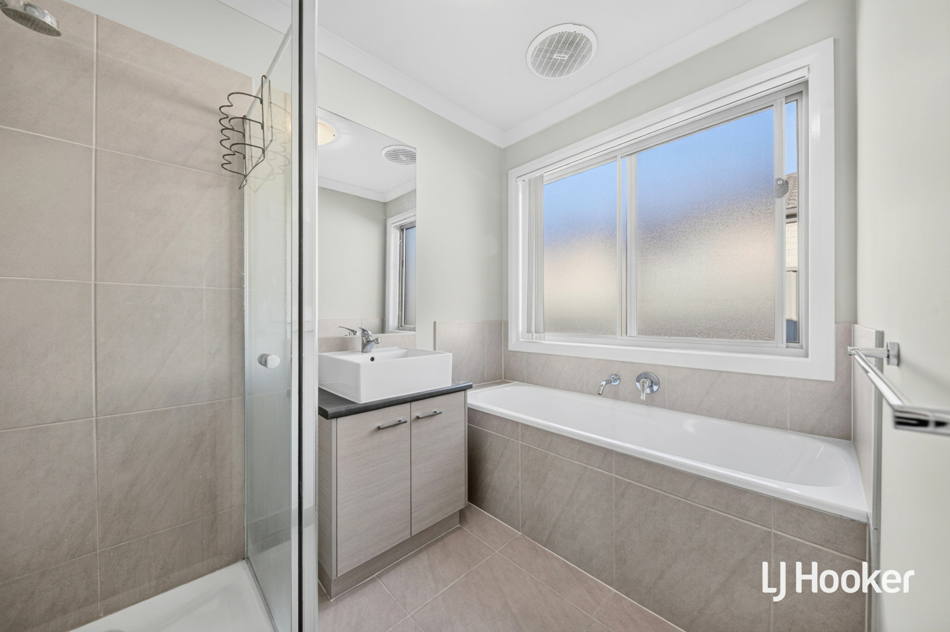 7 Nassella Close — photo 11 of 13