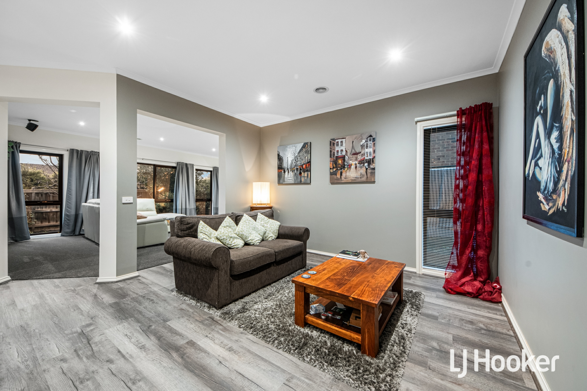 28 Lincolnheath Boulevard — photo 3 of 27