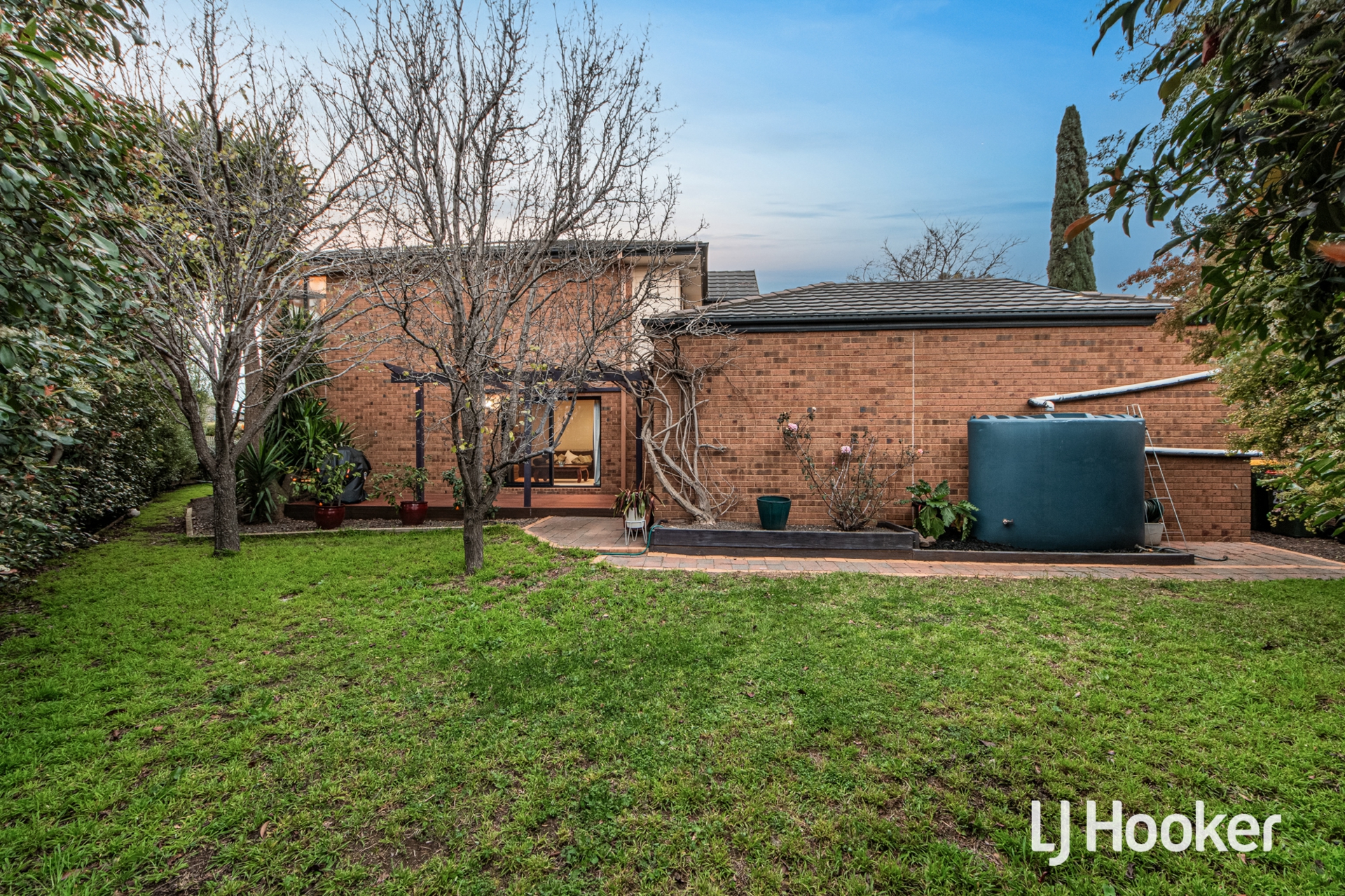 28 Lincolnheath Boulevard — photo 19 of 27