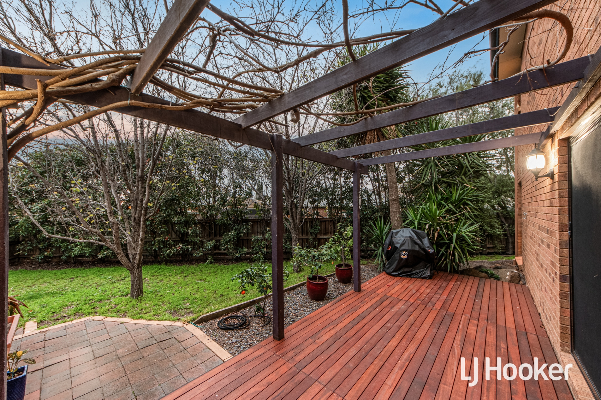 28 Lincolnheath Boulevard — photo 20 of 27