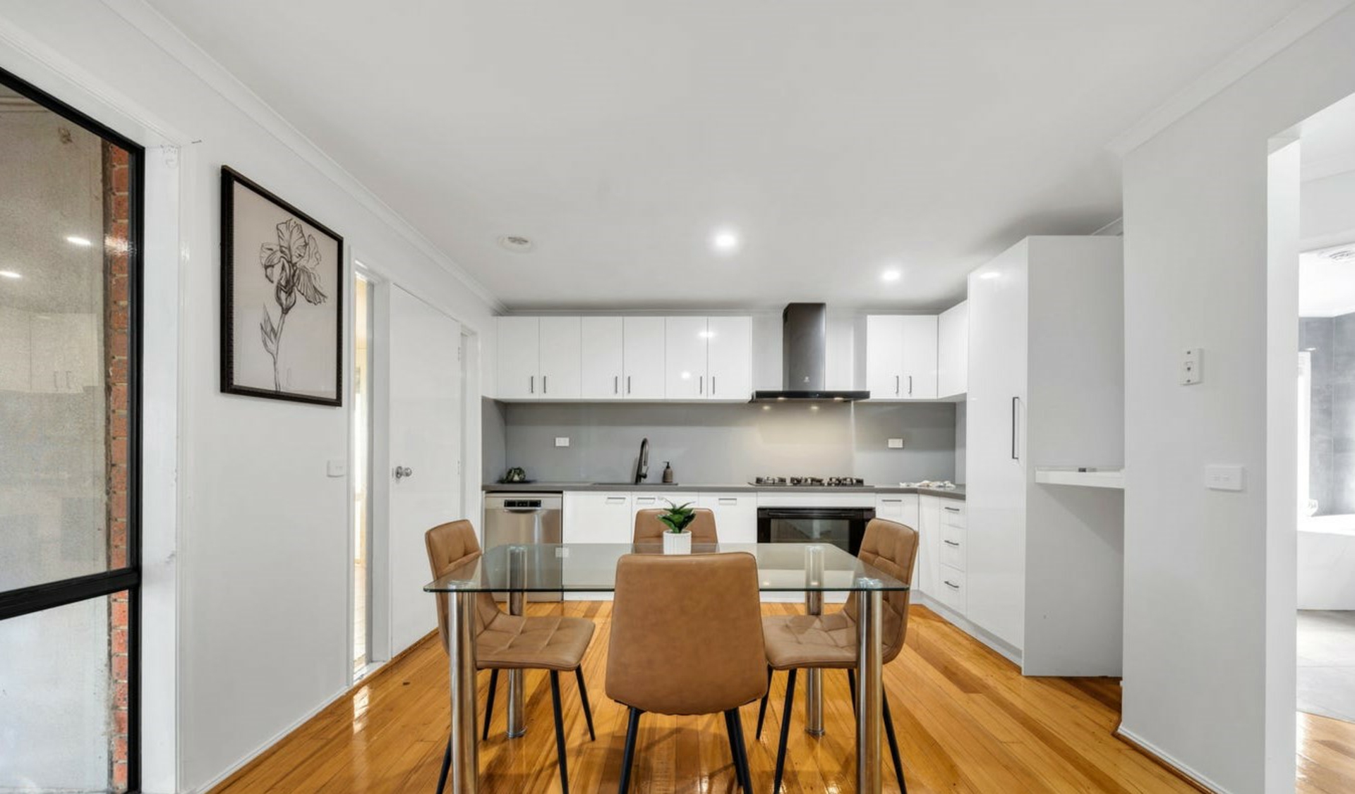 5 Lynbridge Crescent — photo 8 of 28