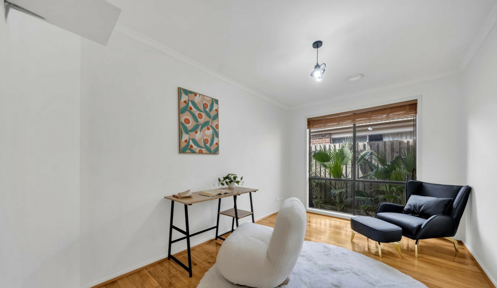 5 Lynbridge Crescent — photo 10 of 28