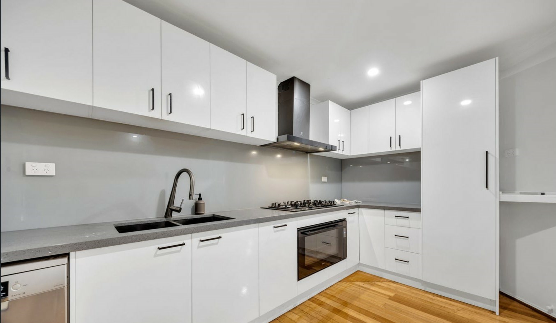 5 Lynbridge Crescent — photo 15 of 28