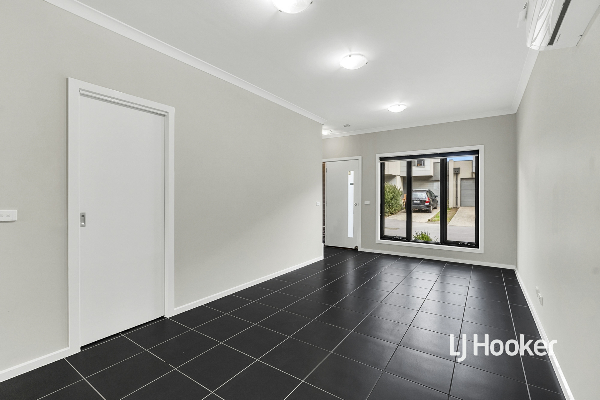 3 Queenie Way — photo 2 of 13