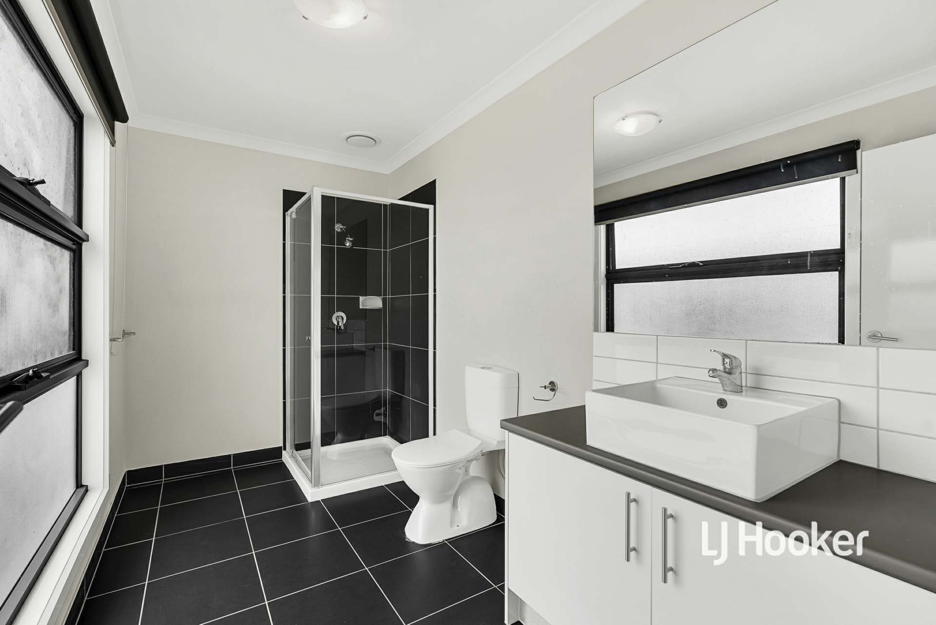 3 Queenie Way — photo 8 of 13