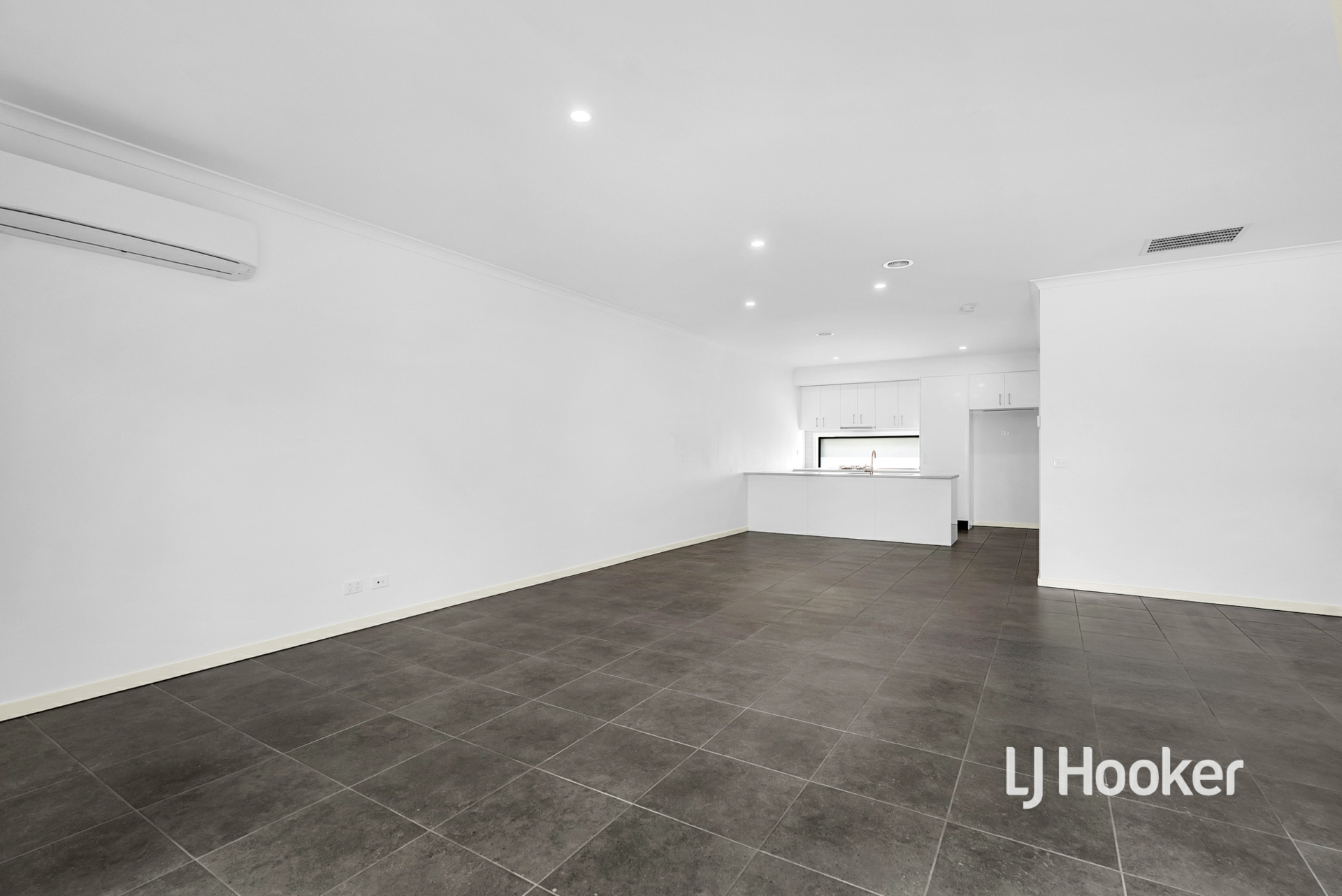 84 Station Street — photo 7 of 14