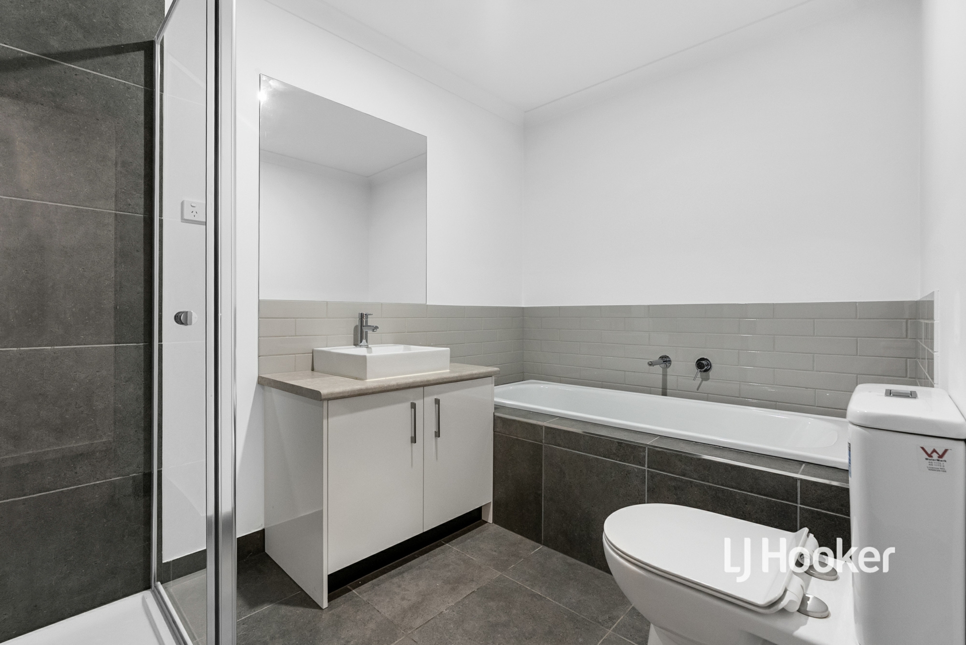 84 Station Street — photo 12 of 14