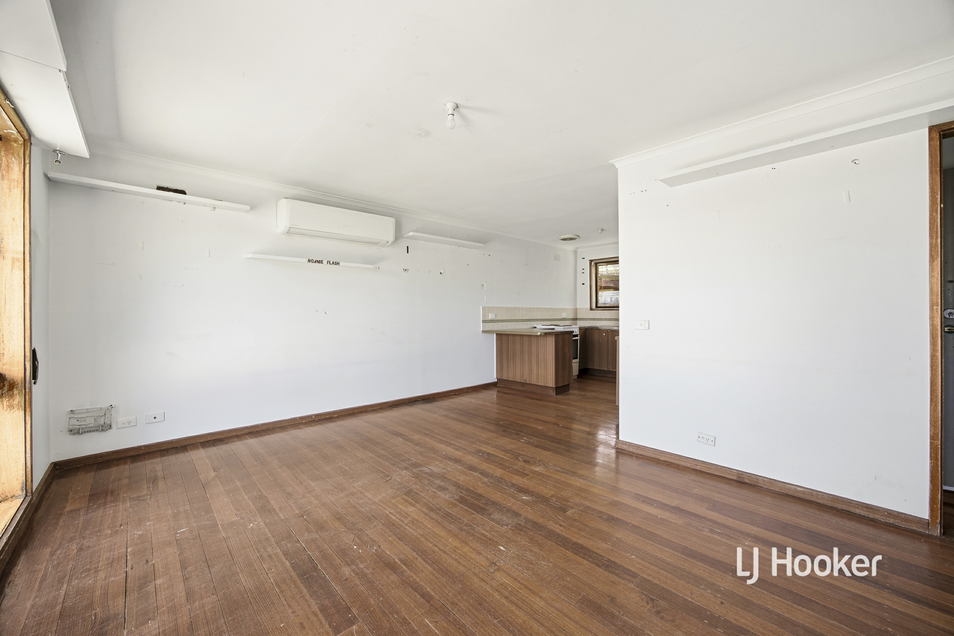 2/13 Mambourin Street — photo 5 of 10