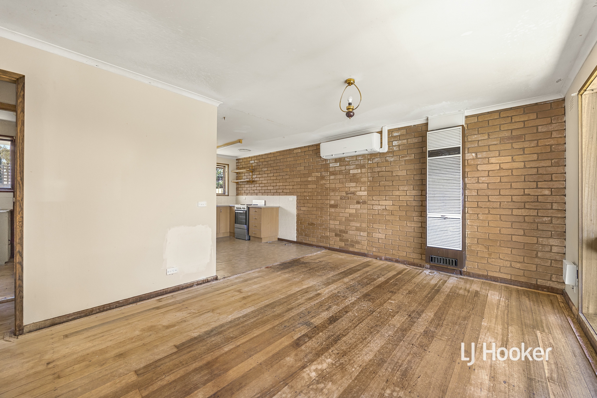 3/13 Mambourin Street — photo 2 of 10