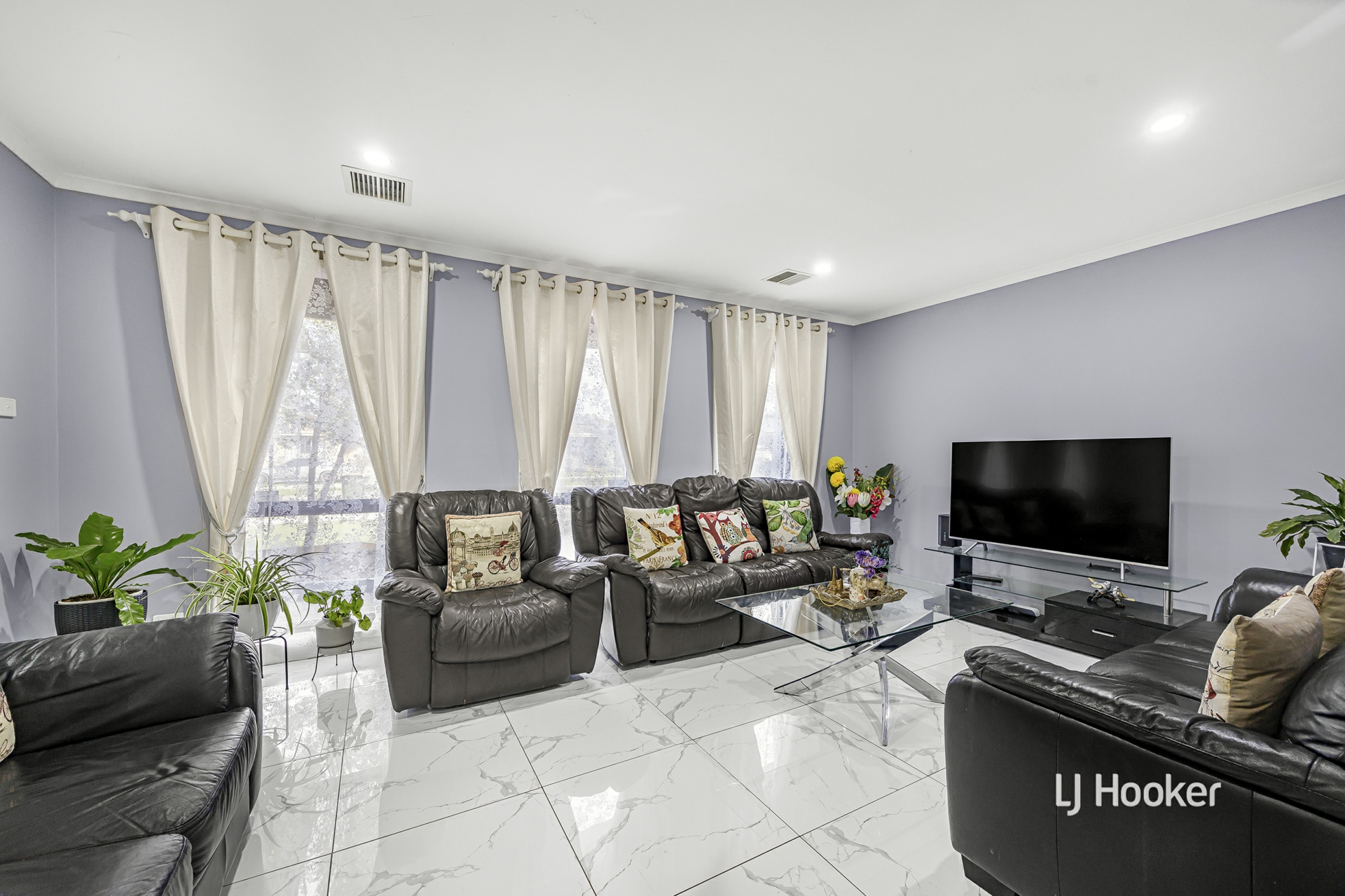 33 Dummett Avenue — photo 3 of 17