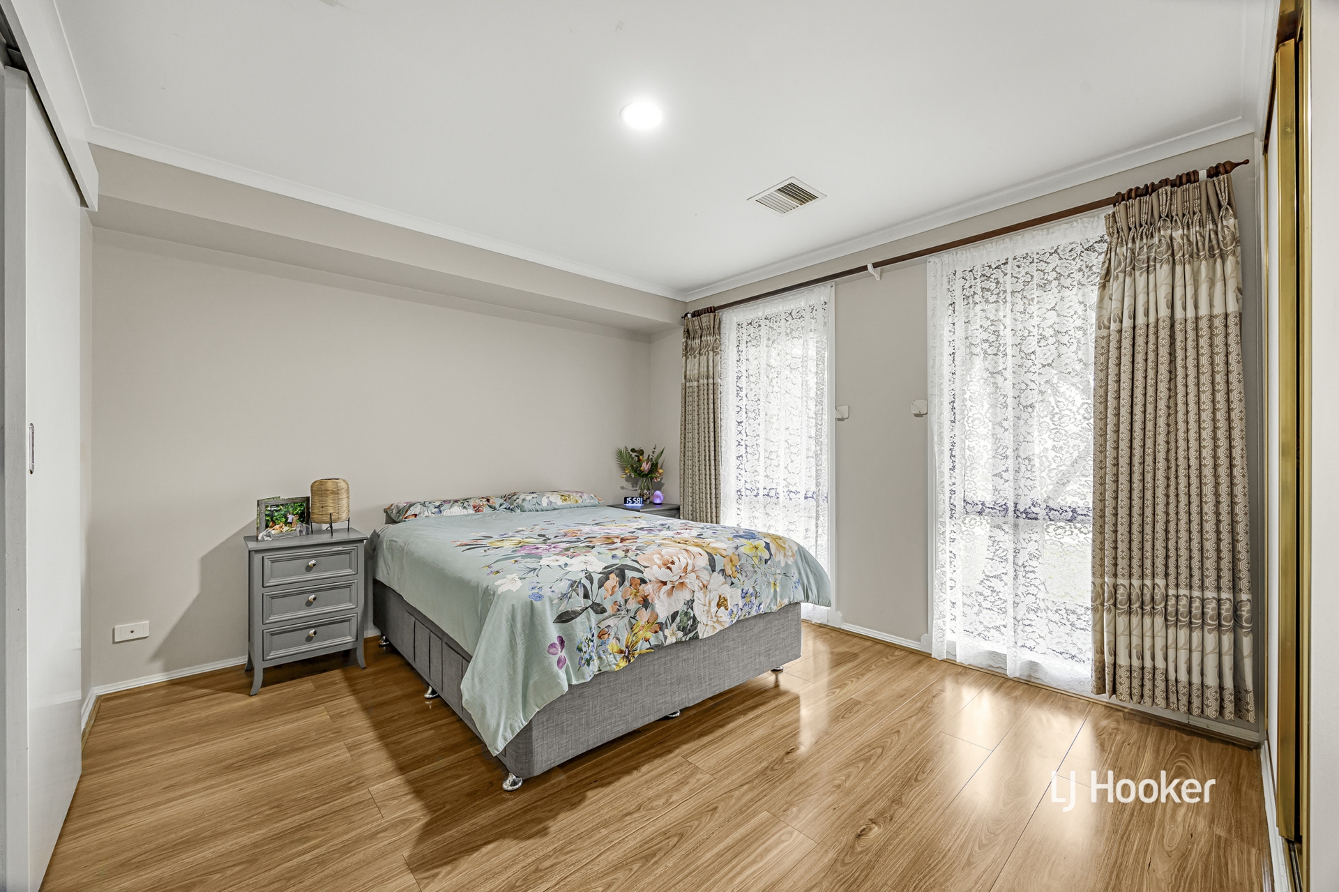 33 Dummett Avenue — photo 4 of 17