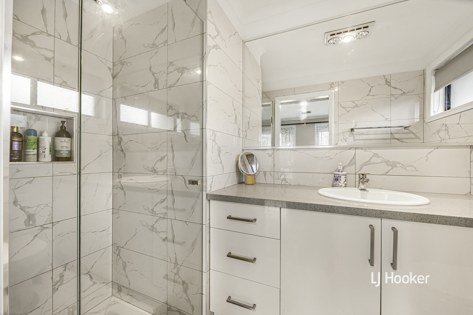 33 Dummett Avenue — photo 5 of 17