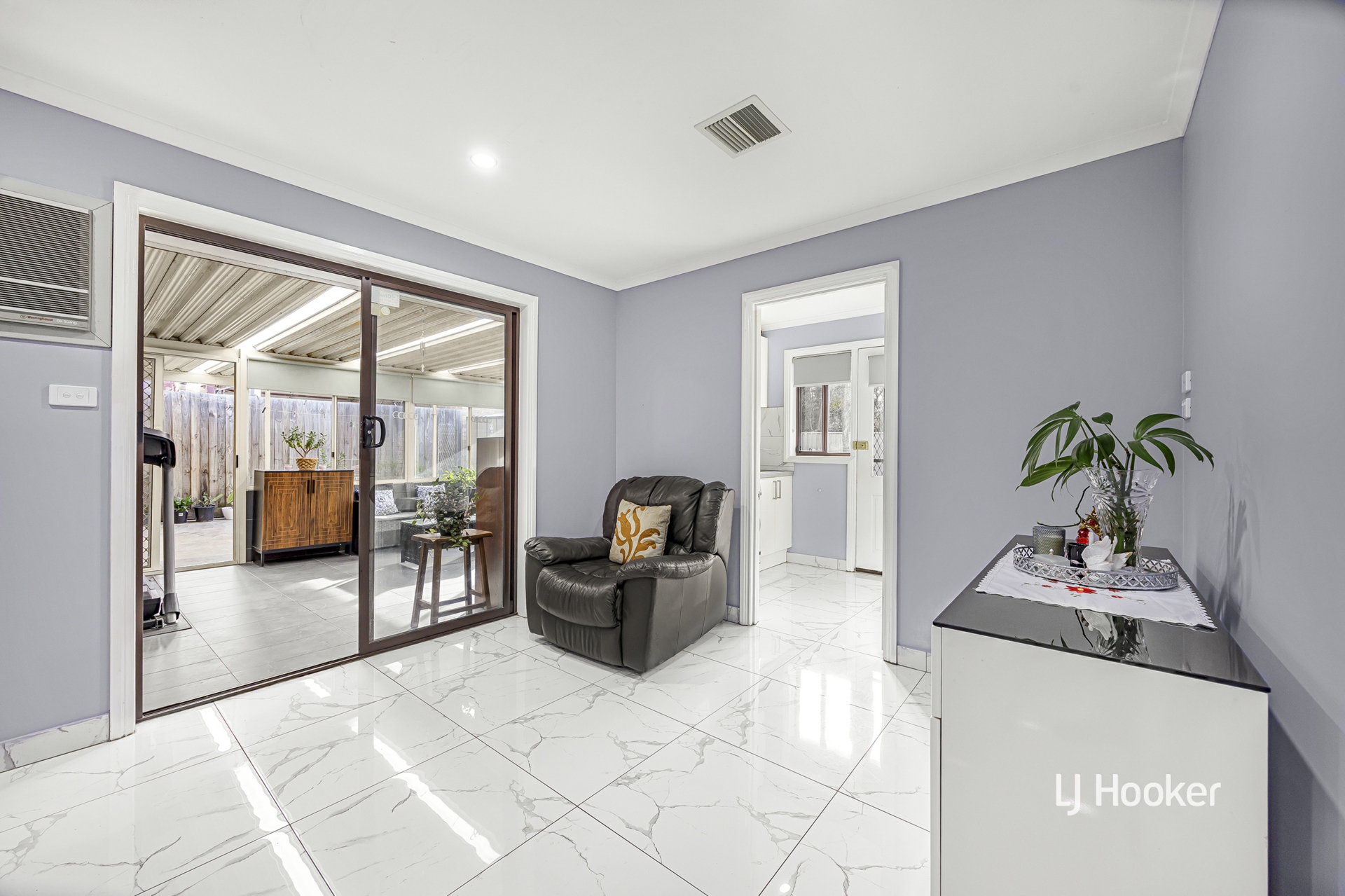 33 Dummett Avenue — photo 9 of 17