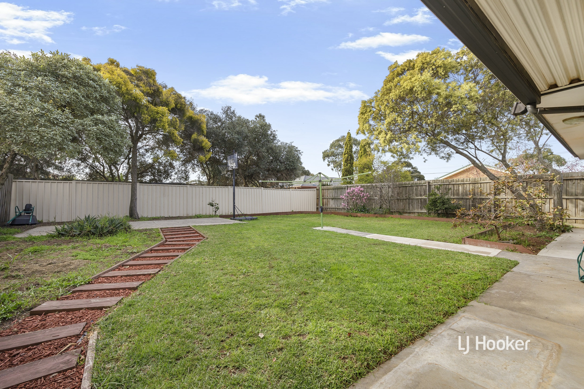 33 Dummett Avenue — photo 16 of 17
