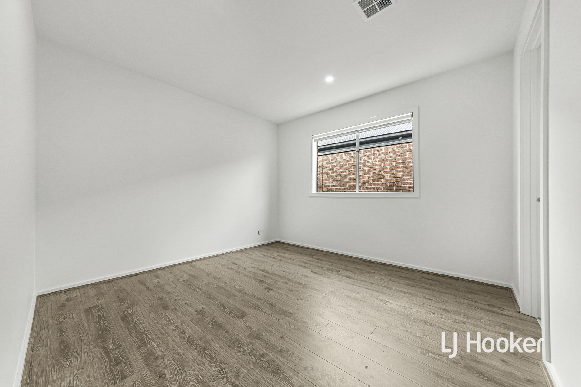 14 Goshawk Road — photo 11 of 21