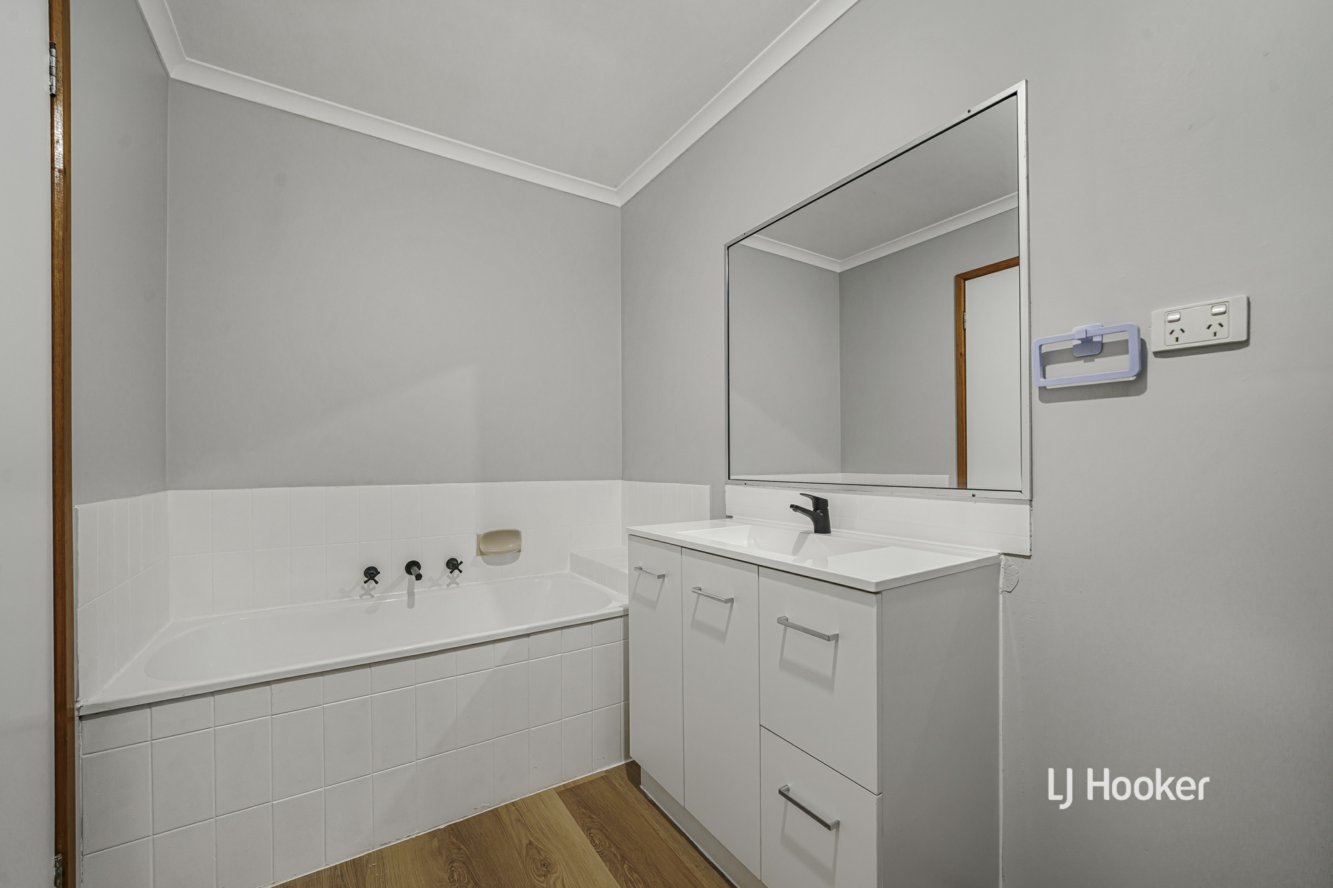 10 Intervale Drive — photo 12 of 16