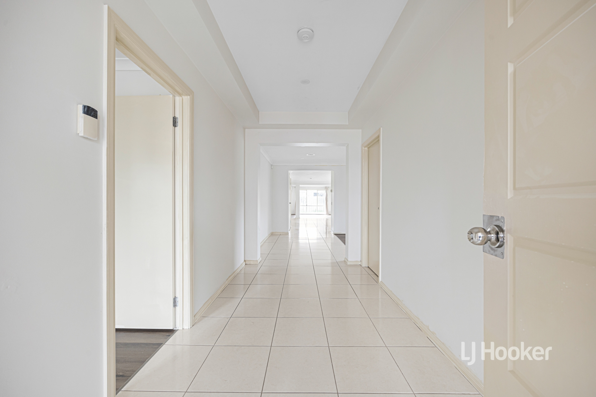 5 Orlando Drive — photo 2 of 17